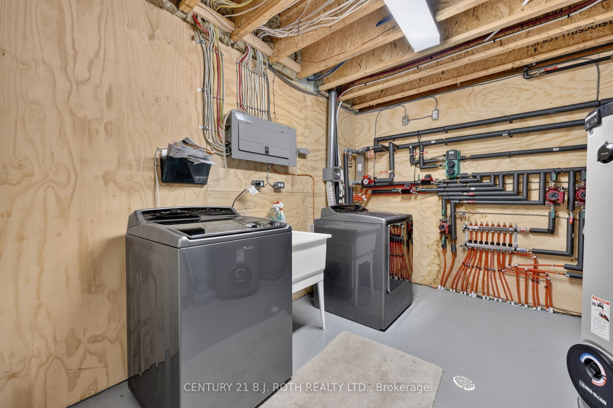 4688 5th Side Road Property Photo 28