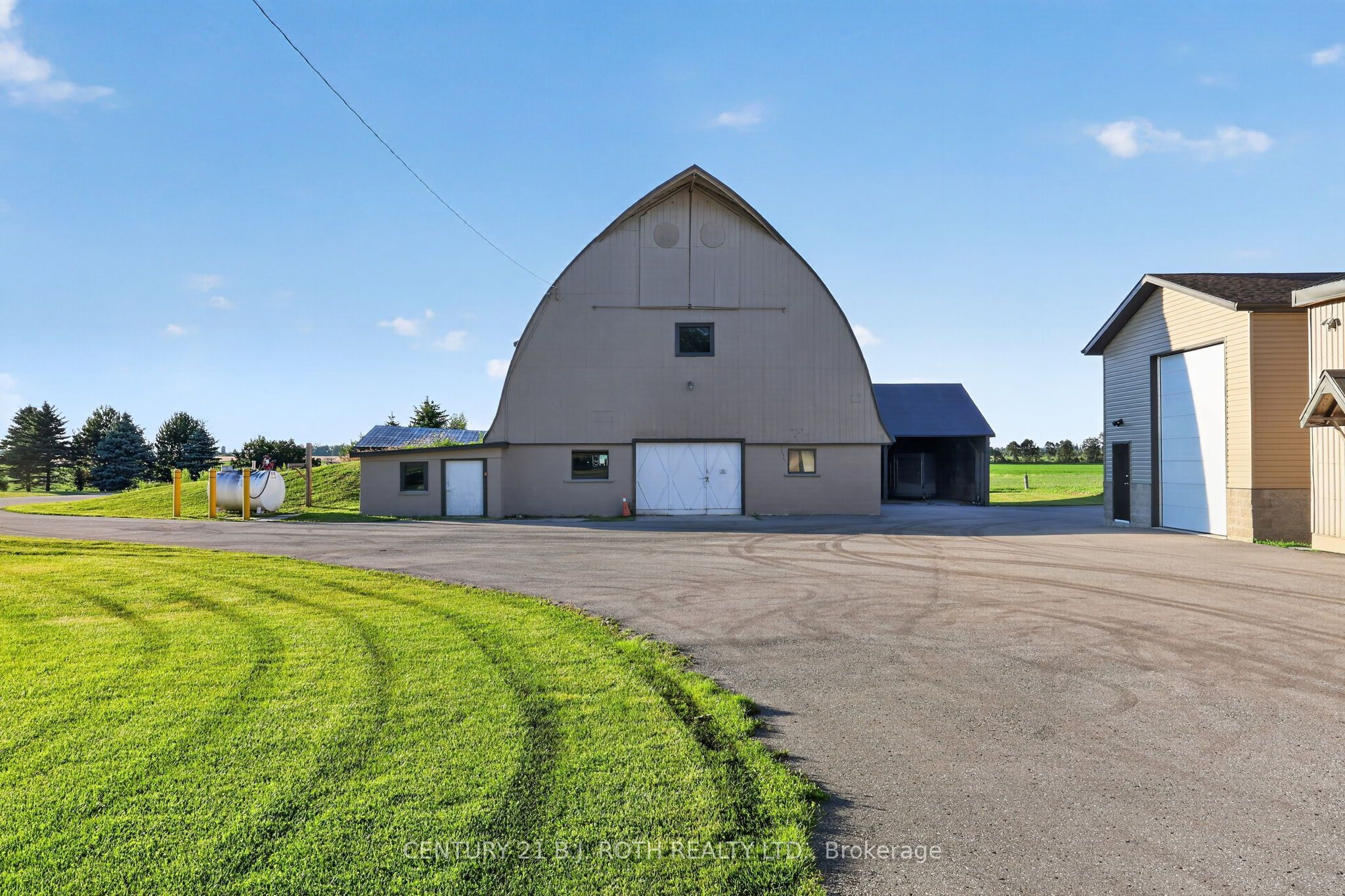 4688 5th Side Road Property Photo 41