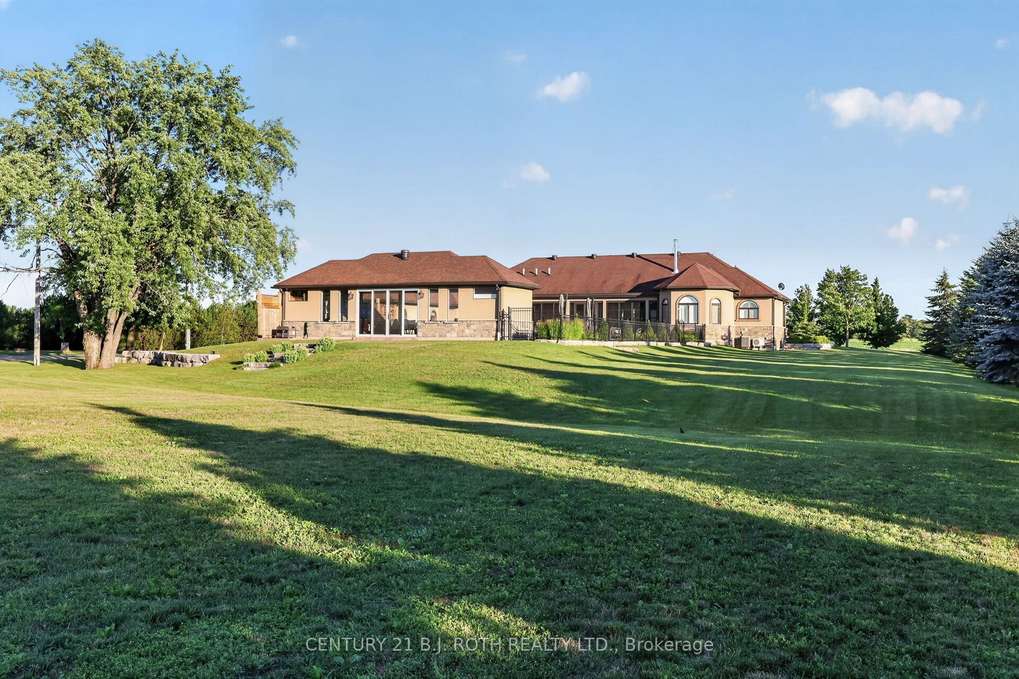 4688 5th Side Road Property Photo 43