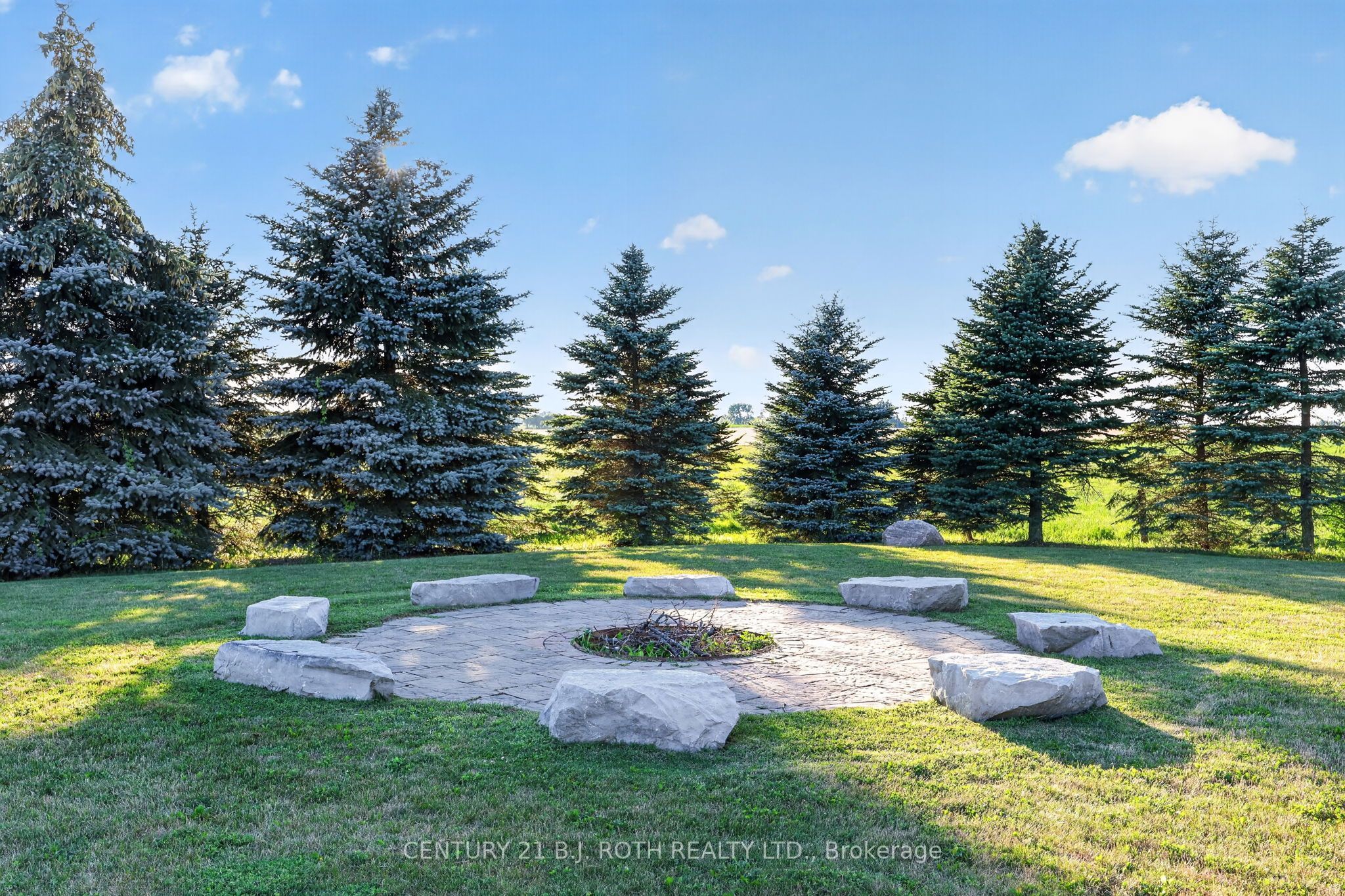 4688 5th Side Road Property Photo 44