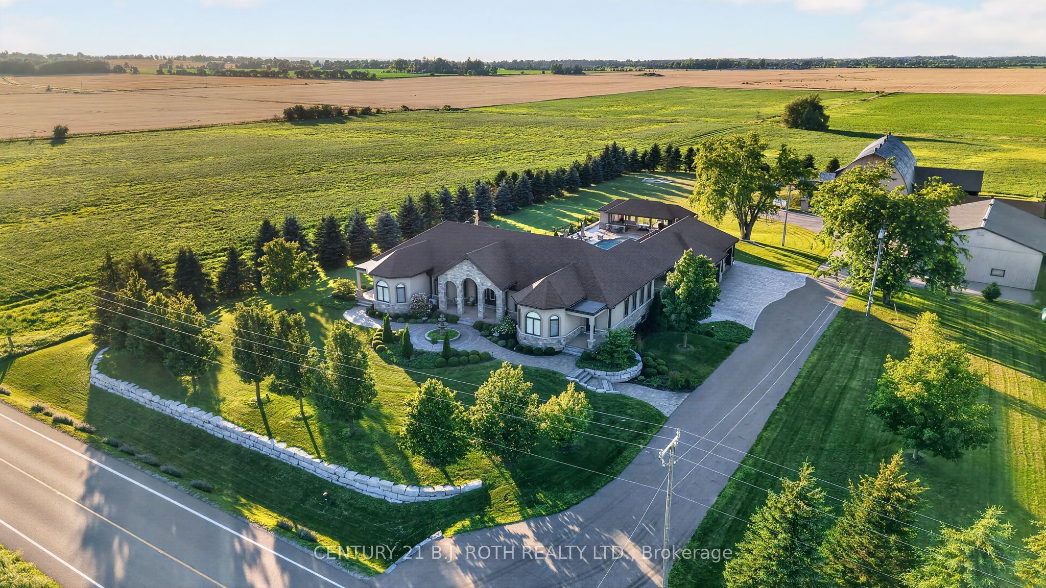 4688 5th Side Road Property Photo 45