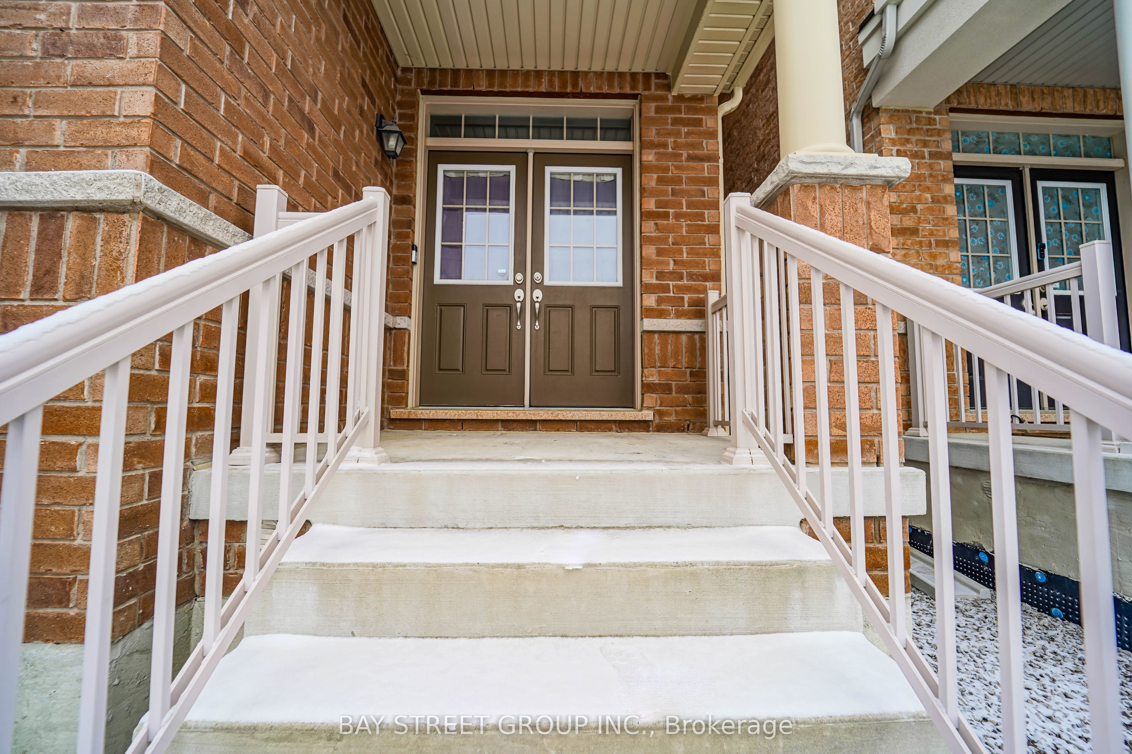7 Gordon Landon Drive Property Photo 2