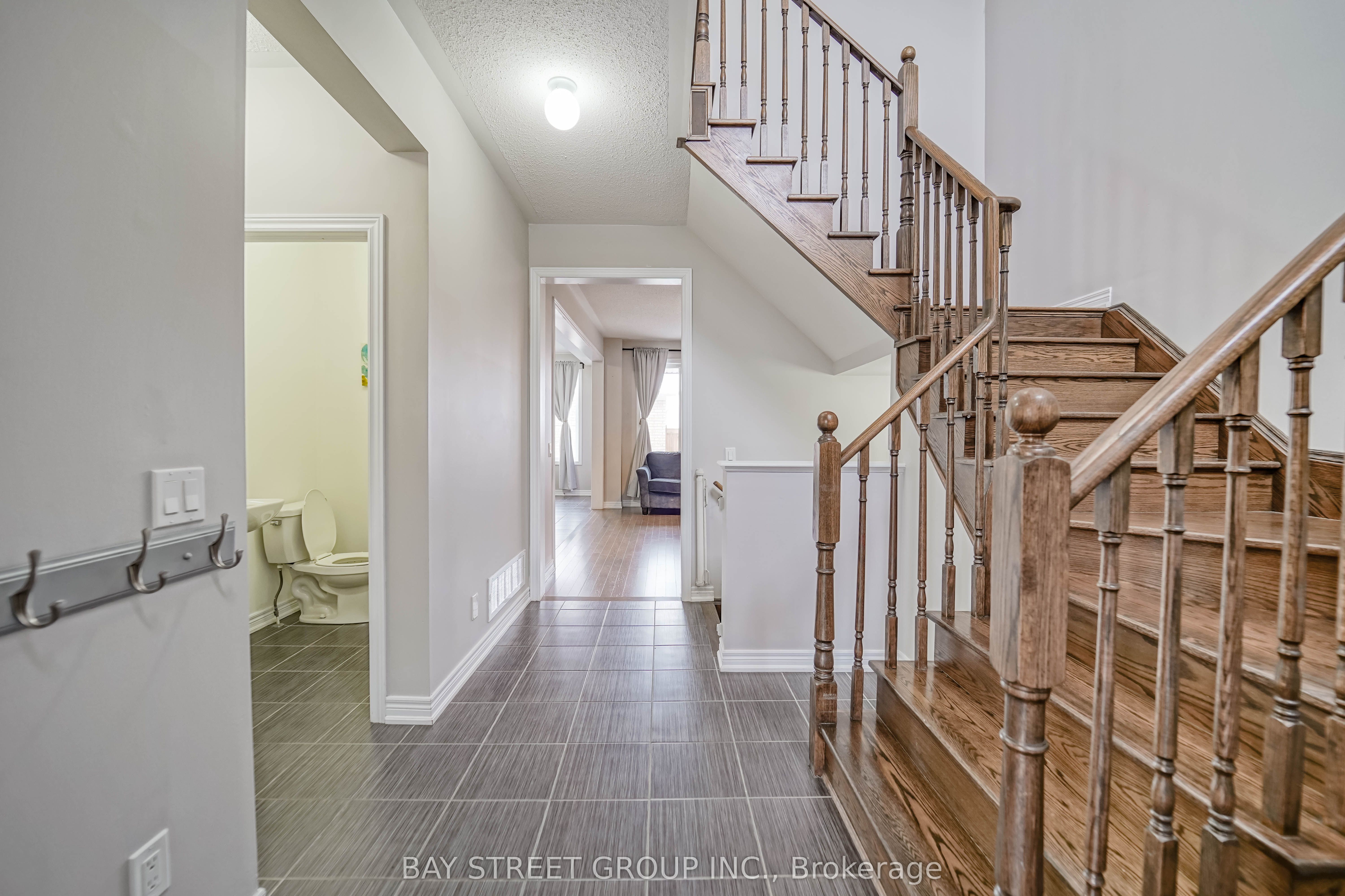 7 Gordon Landon Drive Property Photo 3