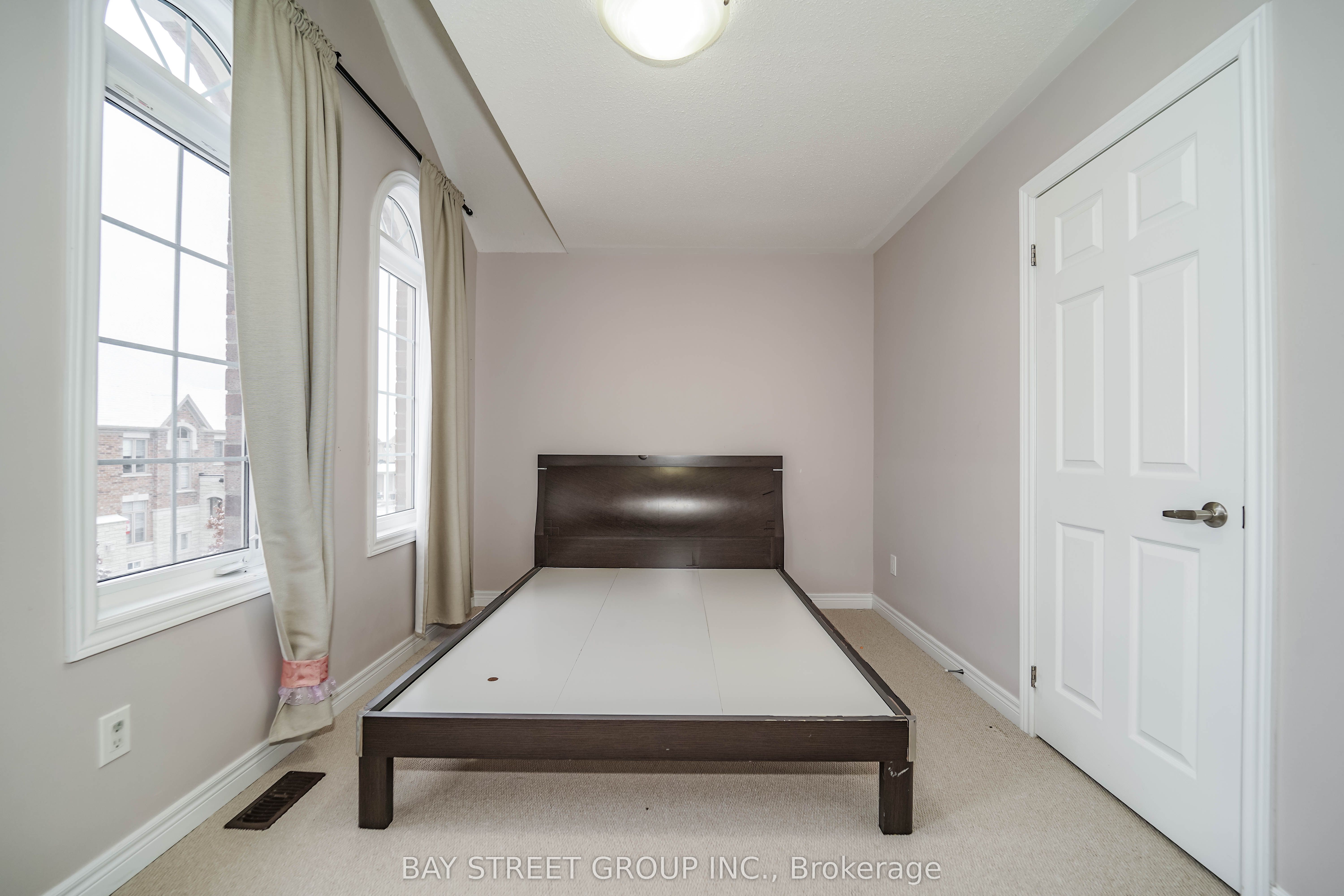7 Gordon Landon Drive Property Photo 28
