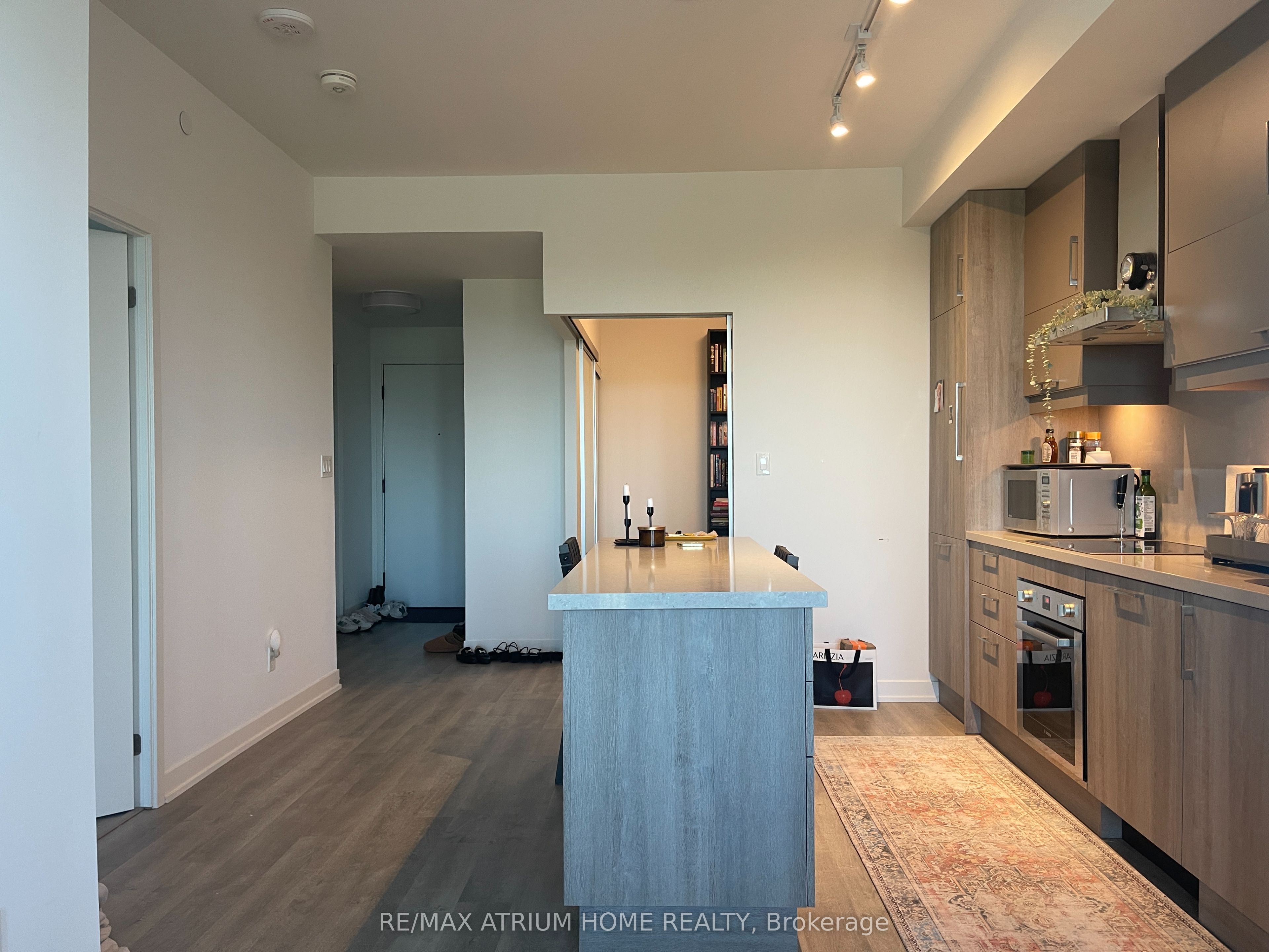 38 Simcoe Promenade 511 Property Photo 2