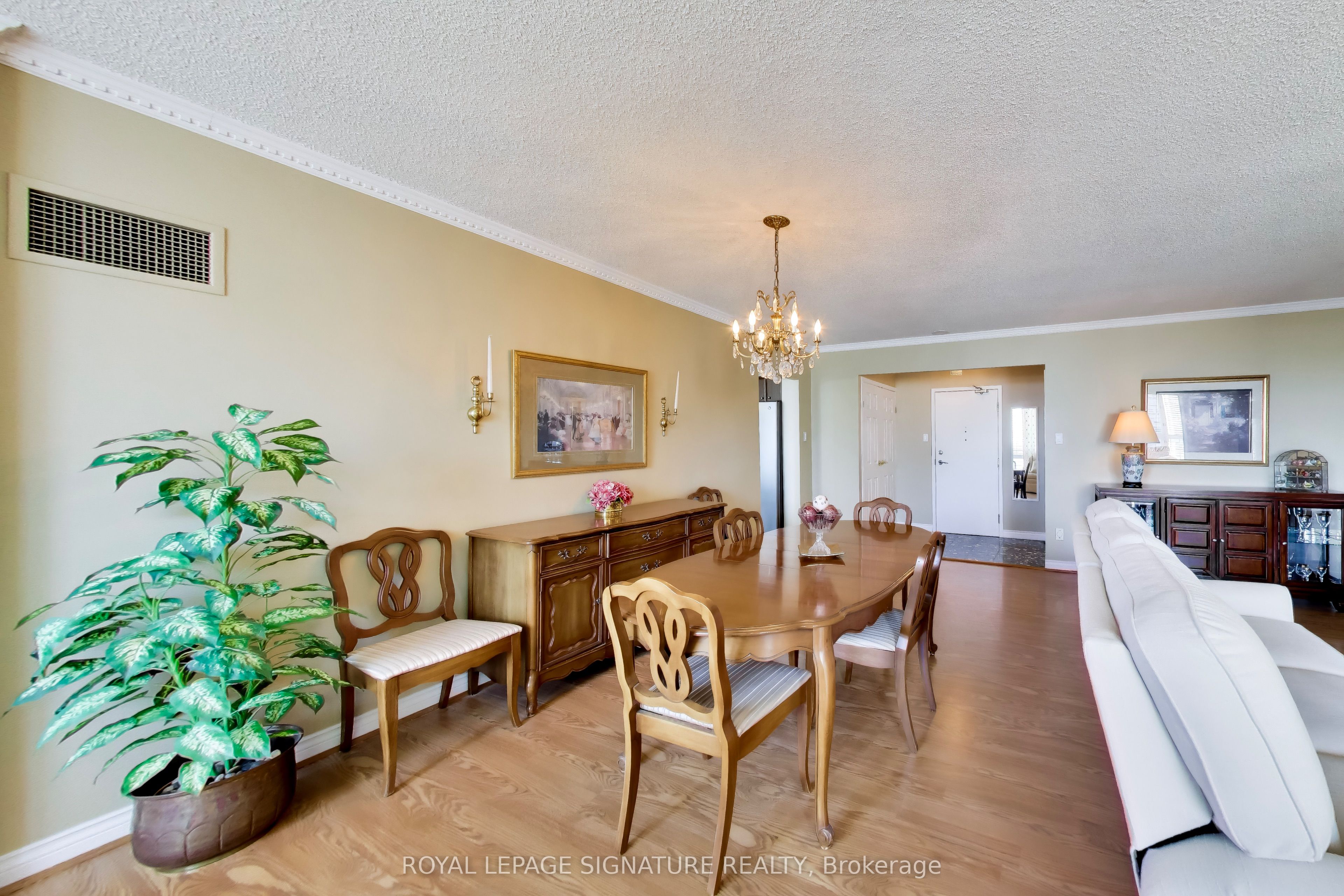 1 Clark Avenue W 1802 Property Photo 6