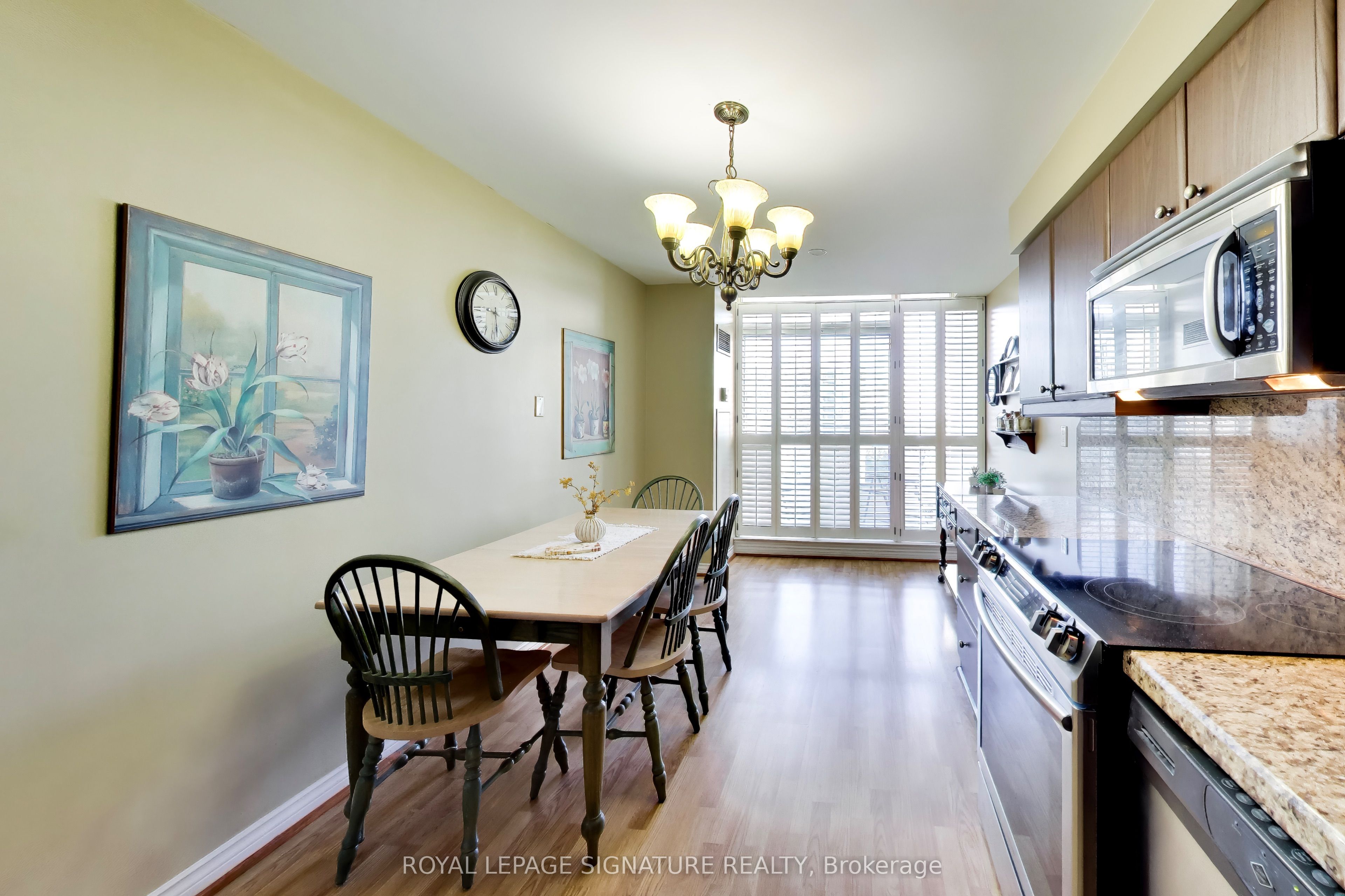 1 Clark Avenue W 1802 Property Photo 10