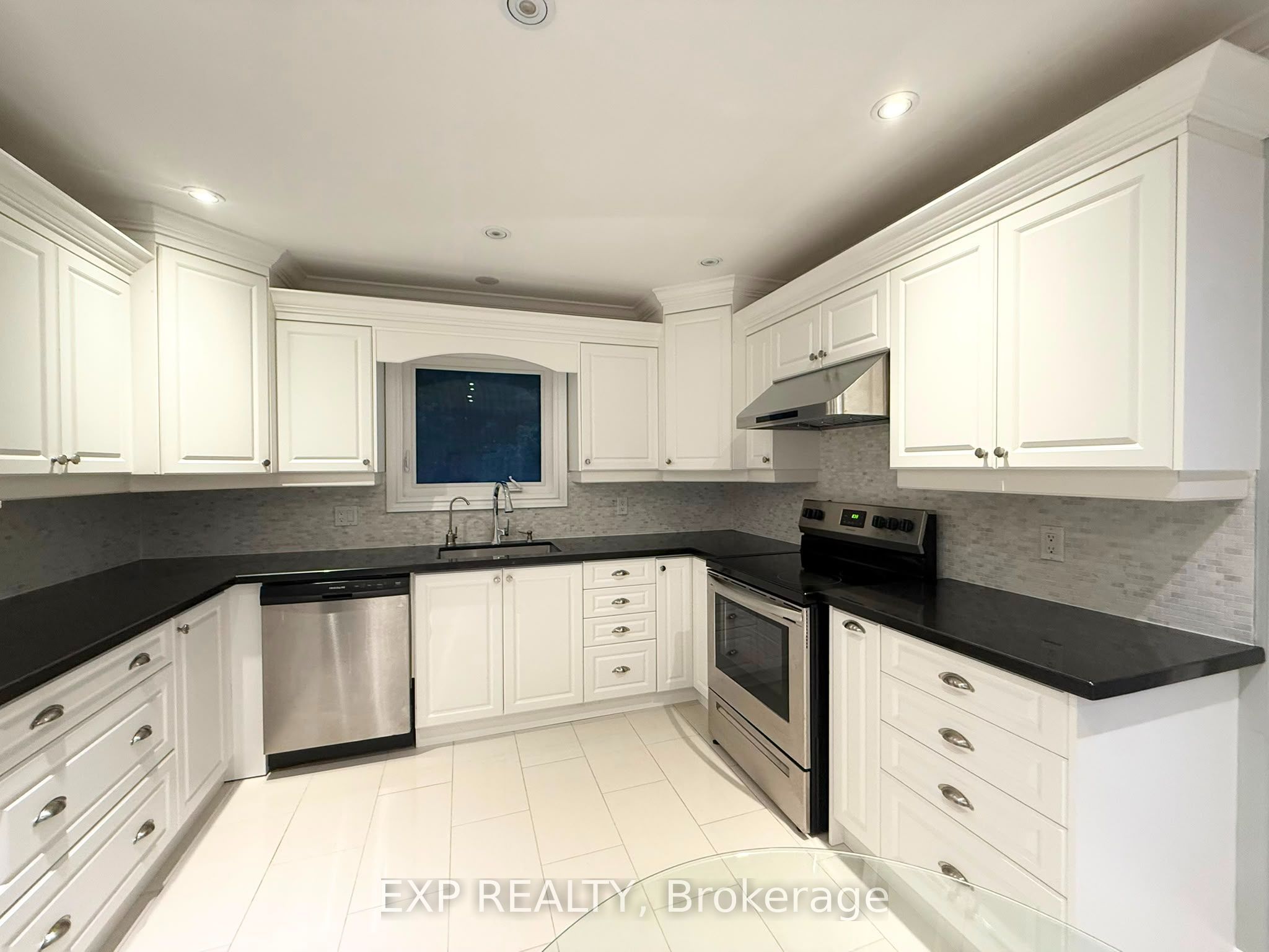 12376 Tenth Line Property Photo 3