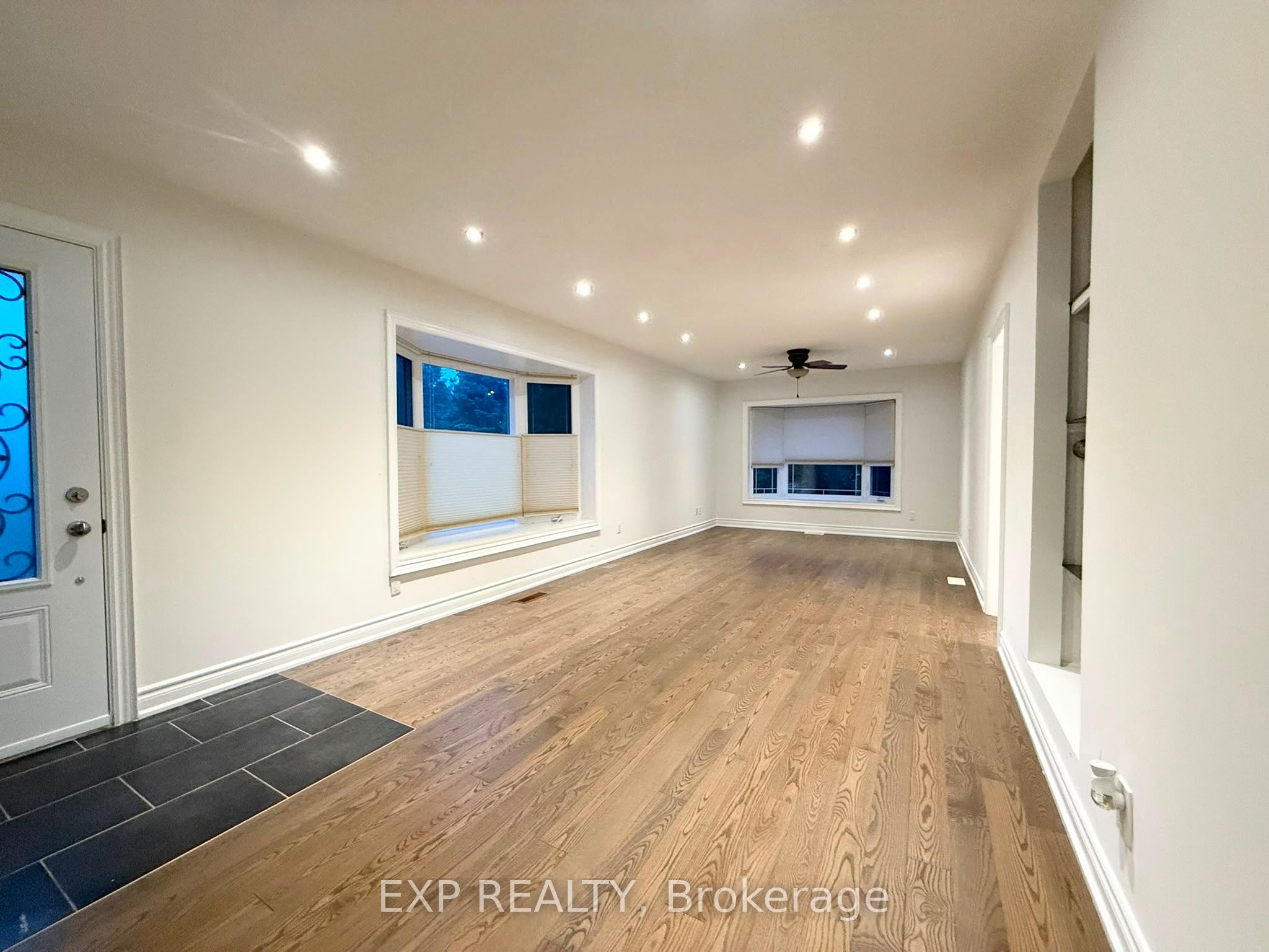 12376 Tenth Line Property Photo 6