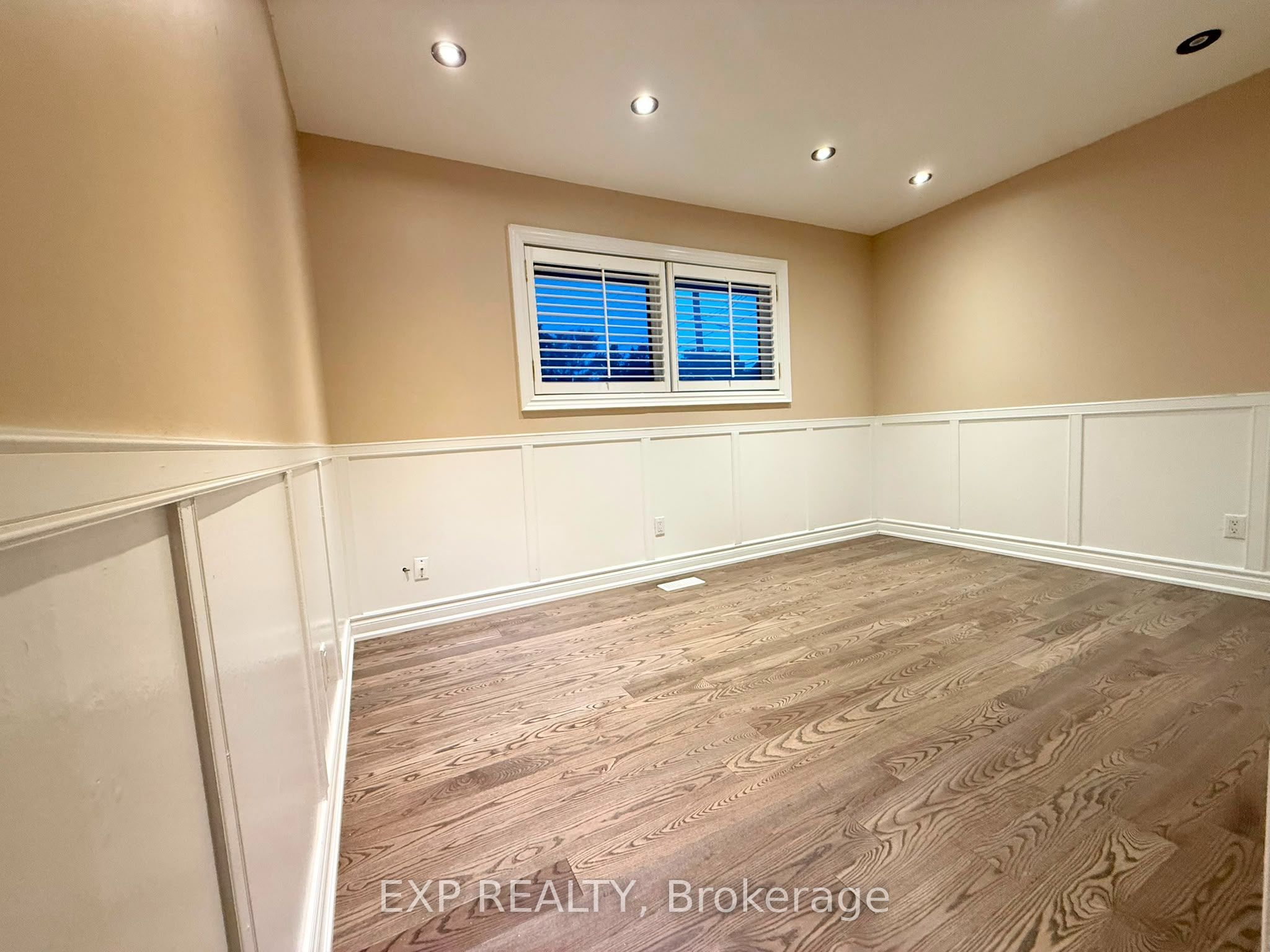 12376 Tenth Line Property Photo 12