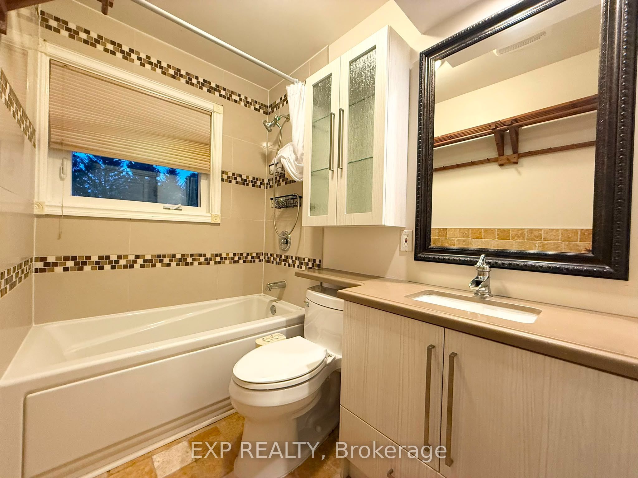 12376 Tenth Line Property Photo 15