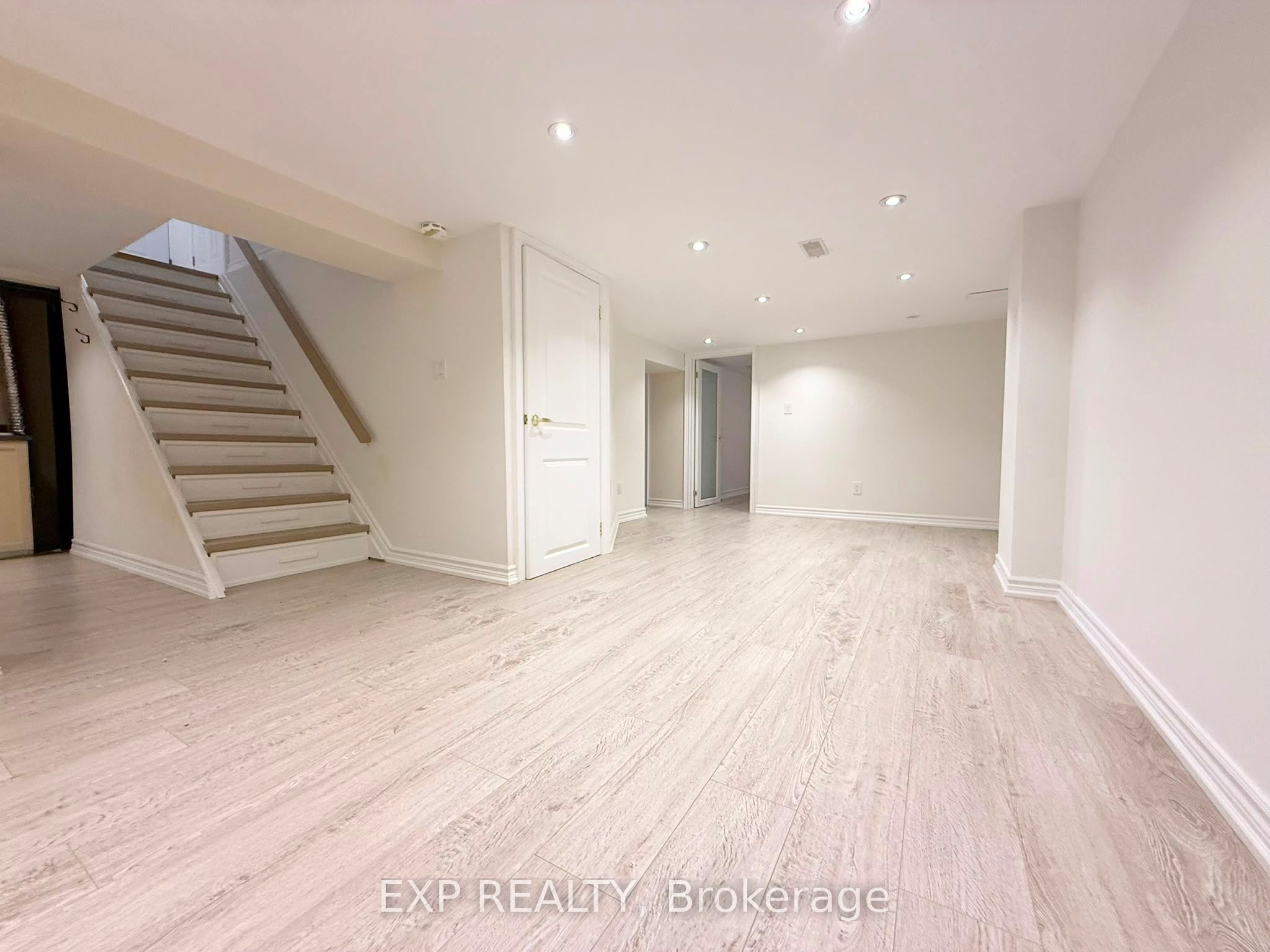 12376 Tenth Line Property Photo 16