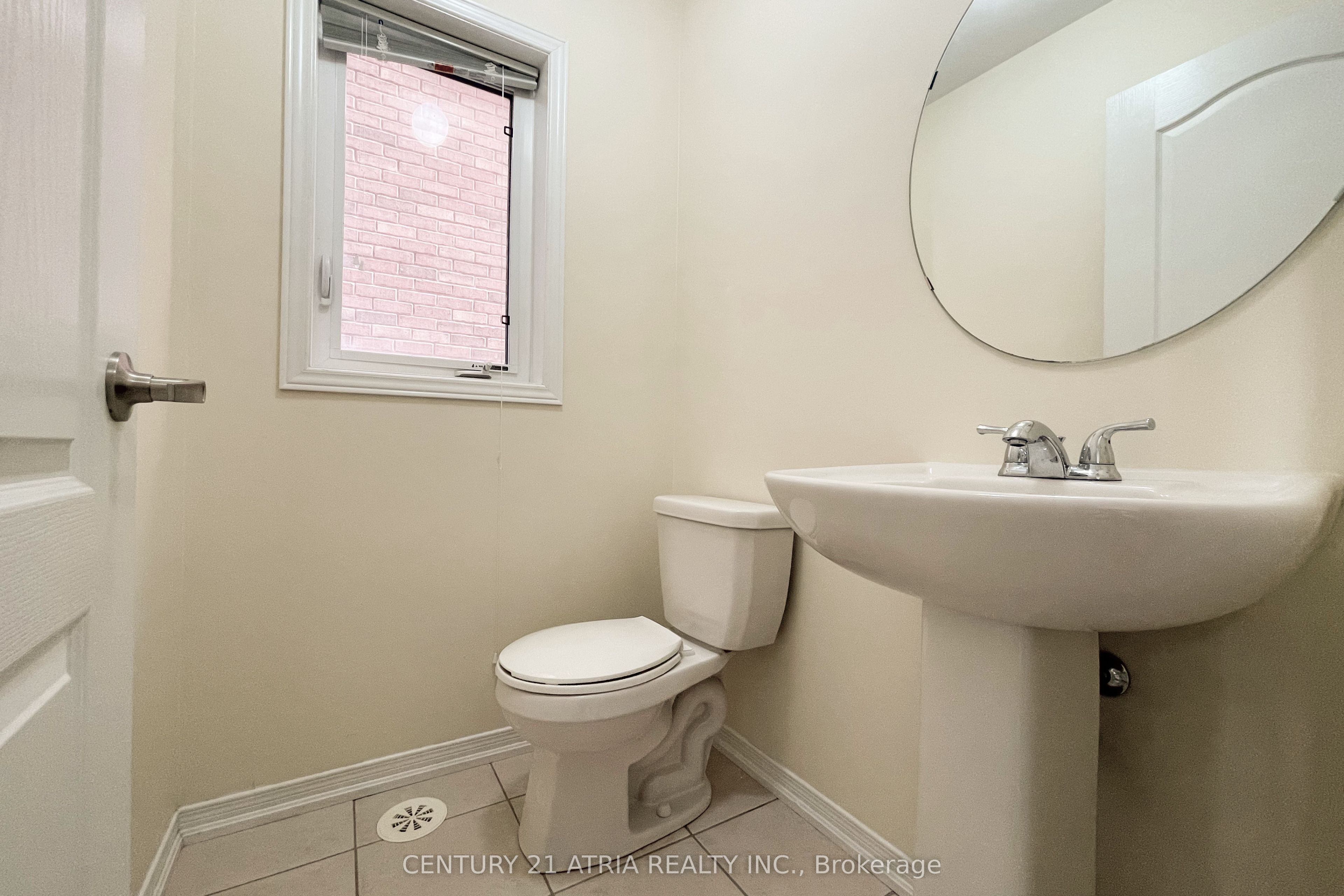 5295 Major Mackenzie Drive E Property Photo 4