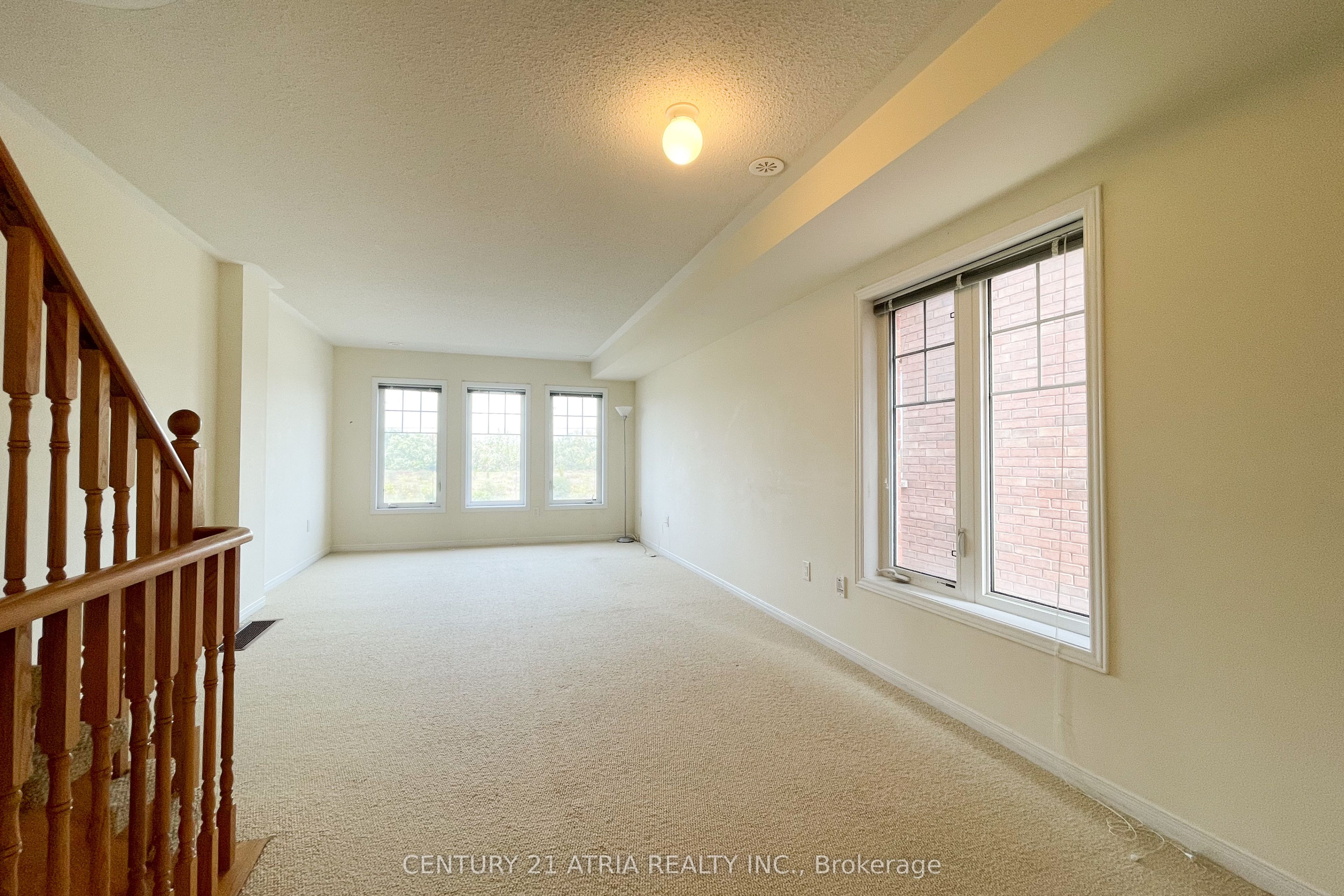 5295 Major Mackenzie Drive E Property Photo 5