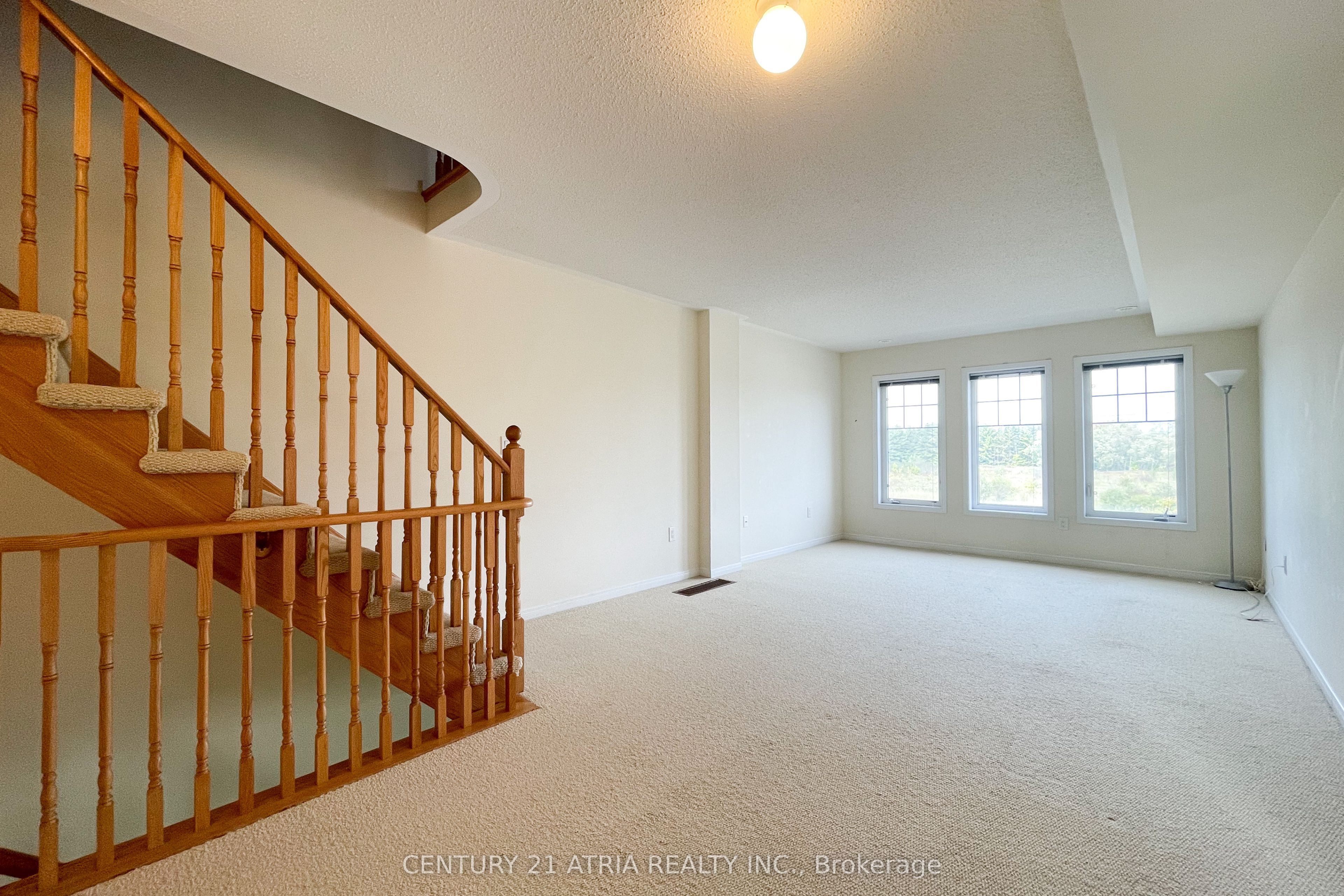 5295 Major Mackenzie Drive E Property Photo 6