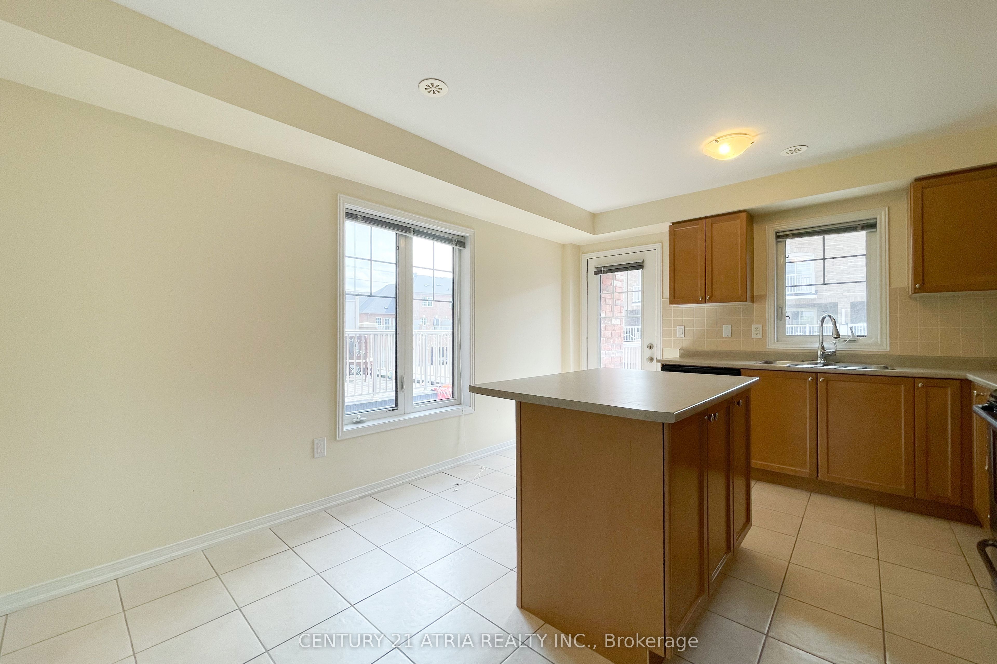 5295 Major Mackenzie Drive E Property Photo 10