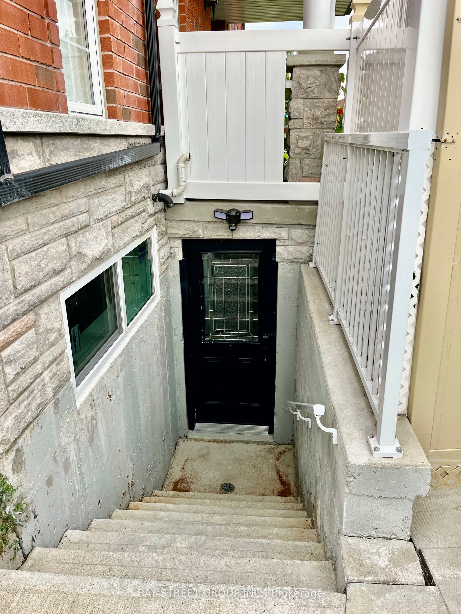 5 King William Crescent BSMT Property Photo 1
