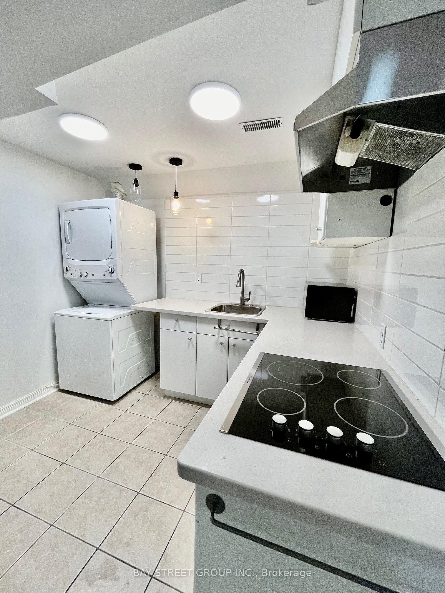 5 King William Crescent Bsmt Property Photo 6