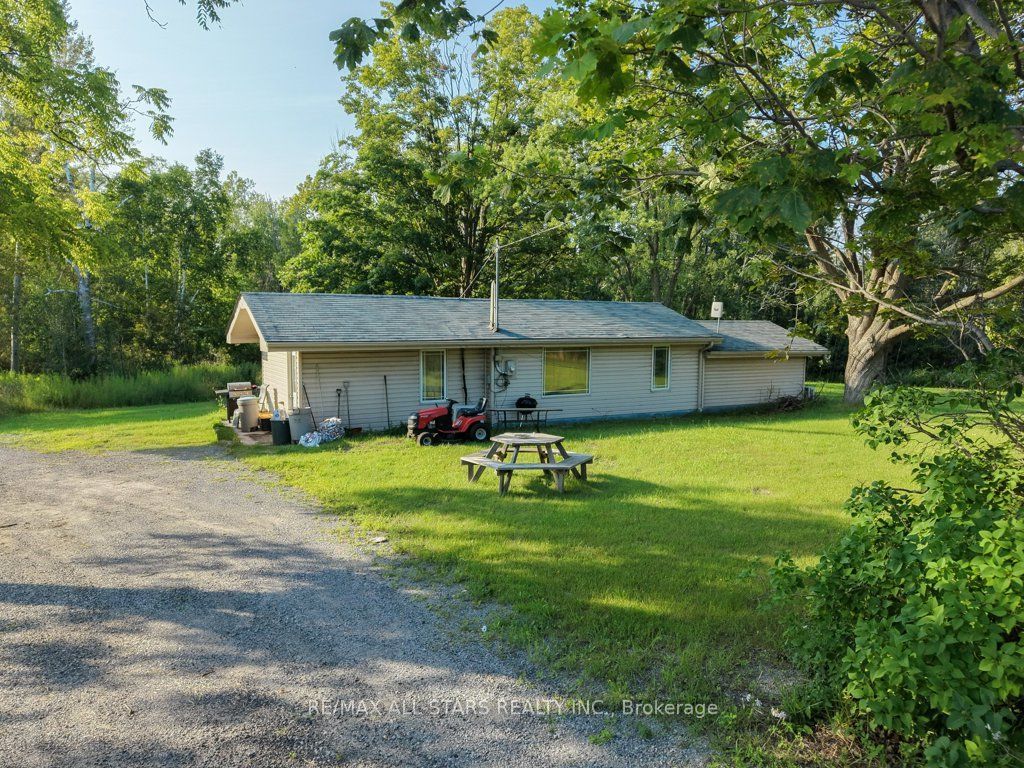 6059 6th Concession Property Photo 4
