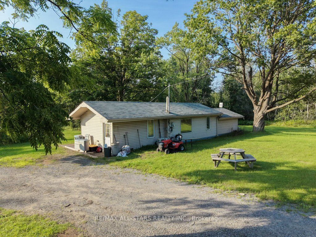 6059 6th Concession Property Photo 5