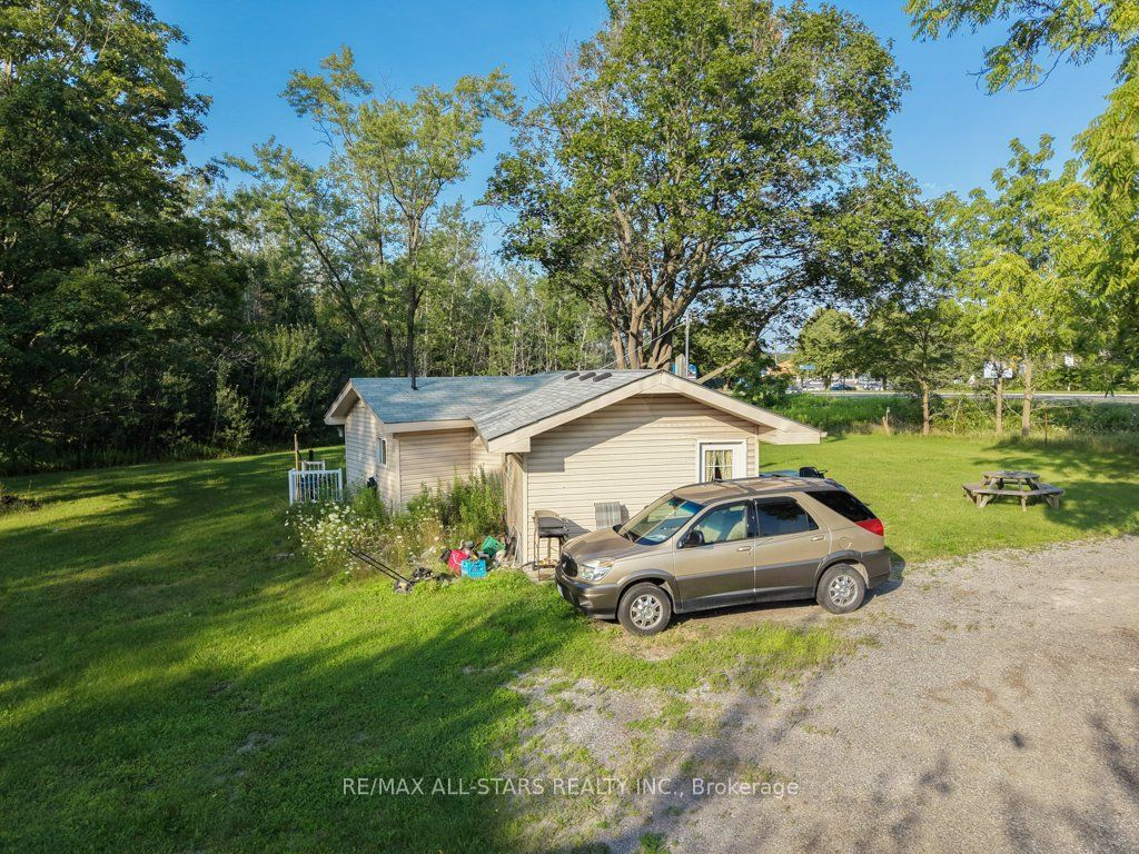 6059 6th Concession Property Photo 13