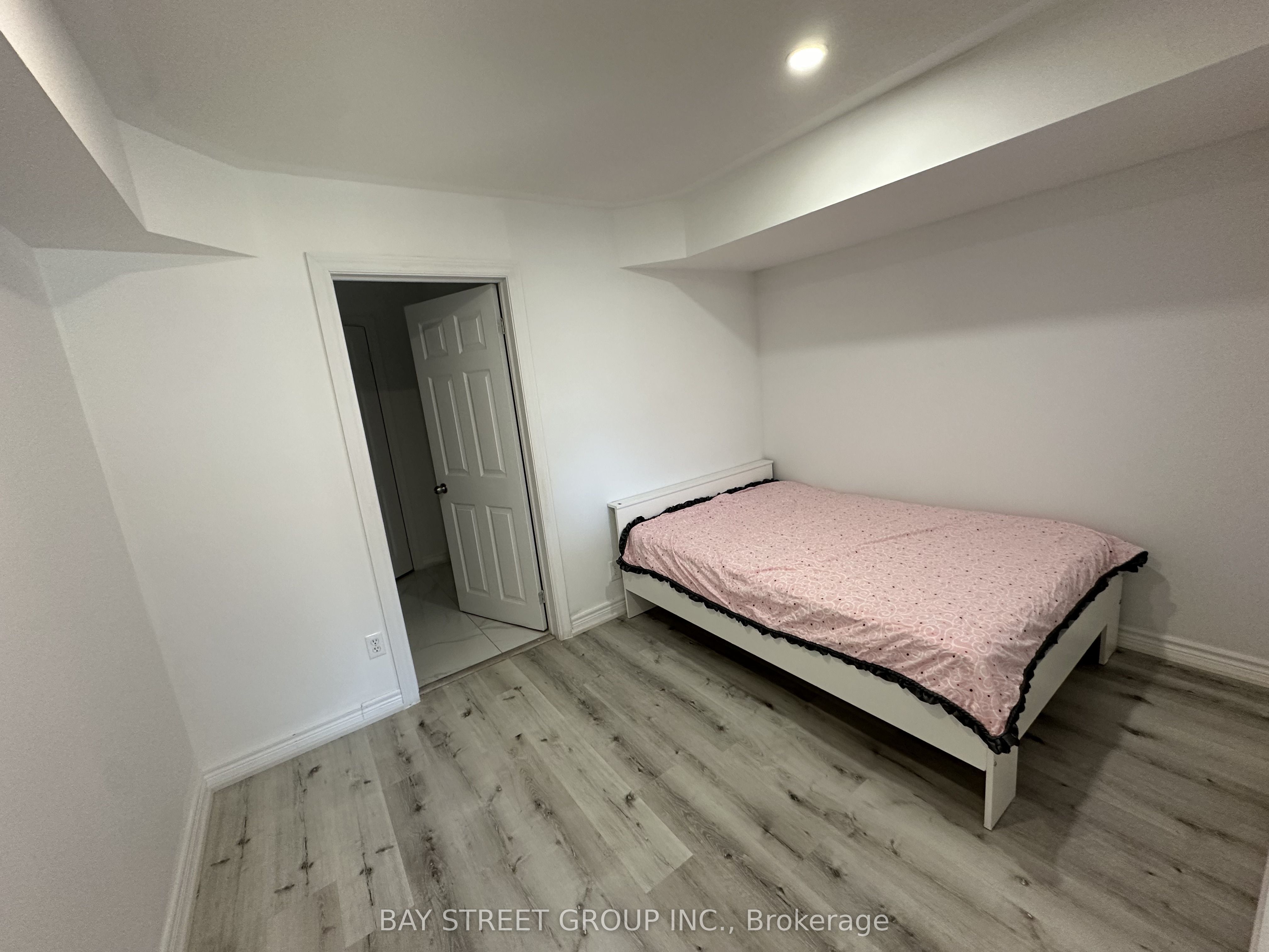 196 Colesbrook Road Property Photo 3