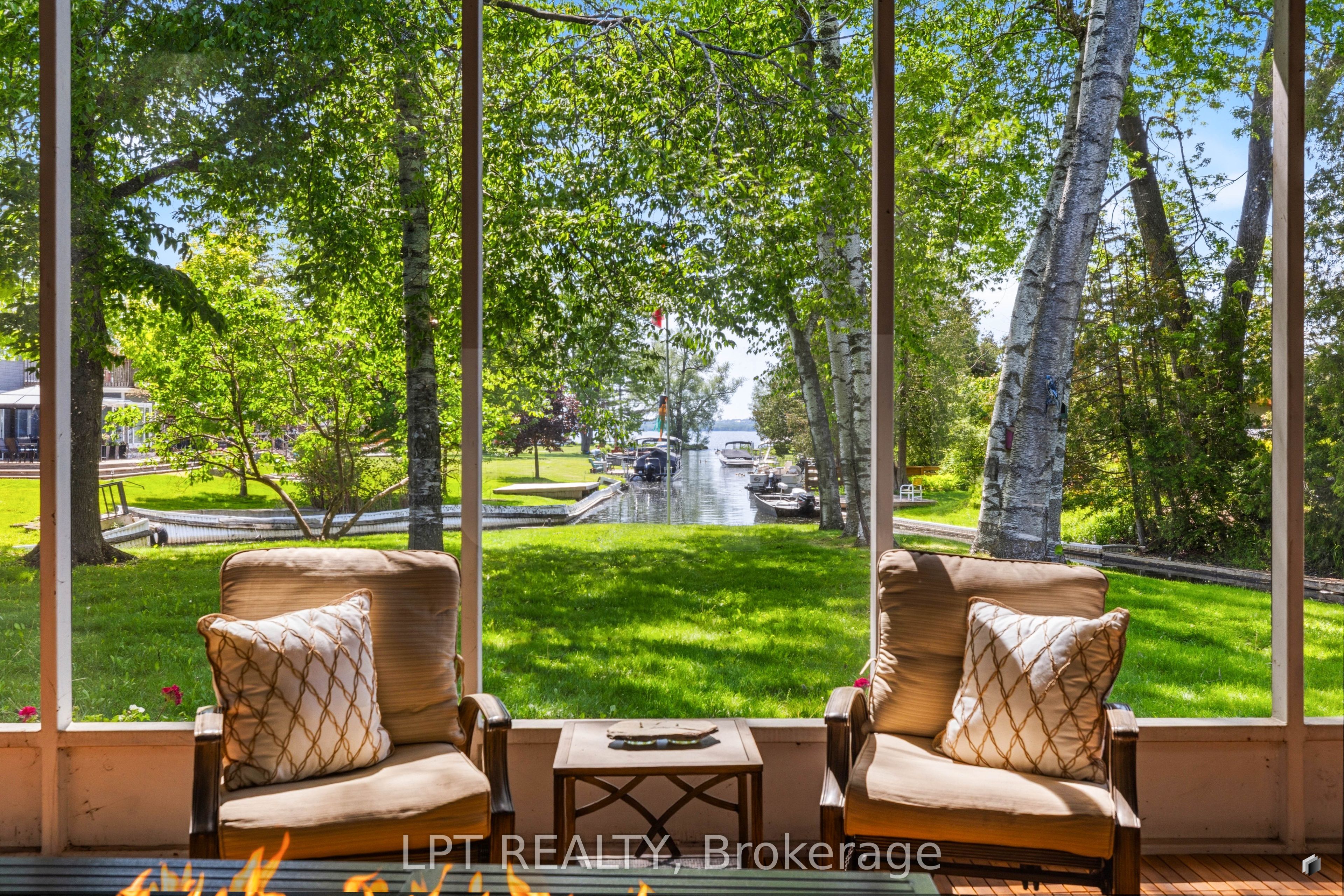 204 The Queensway S Property Photo 1