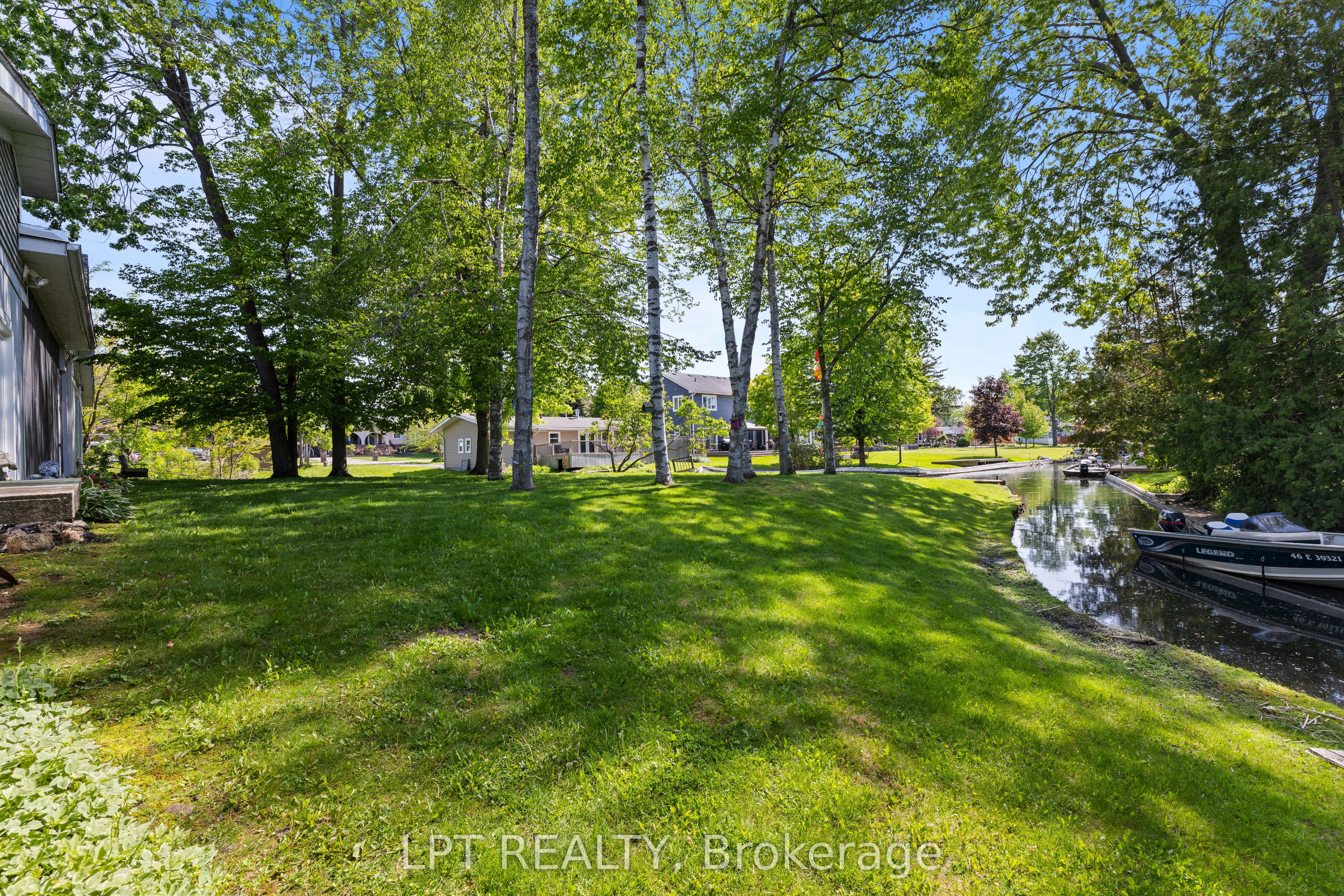 204 The Queensway S Property Photo 38