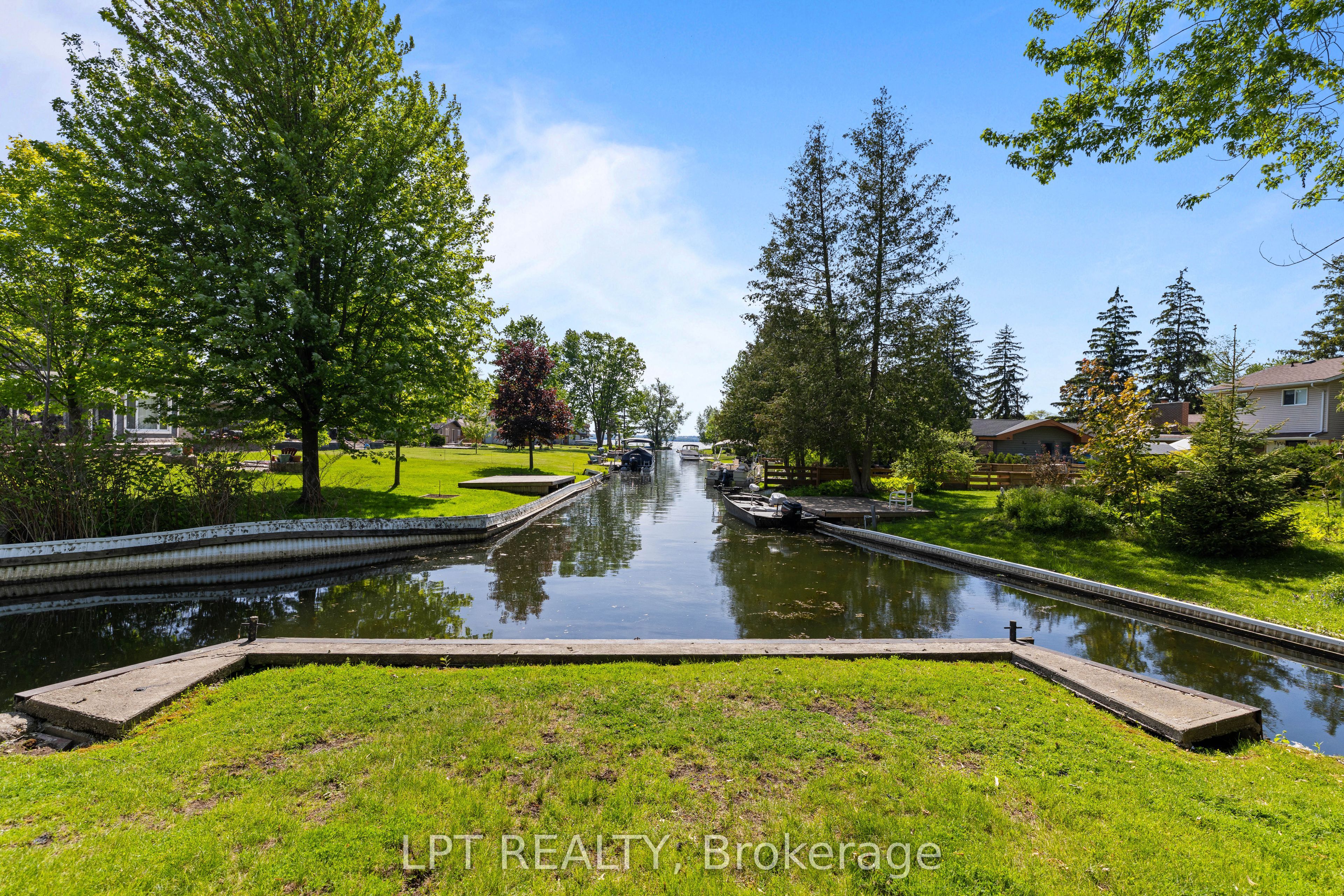 204 The Queensway S Property Photo 39