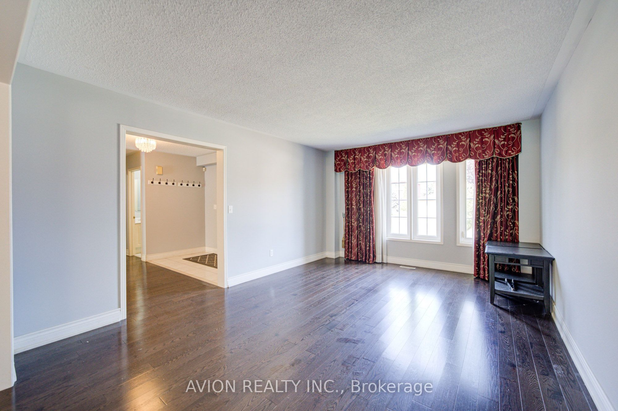 29 Charrington Crescent Property Photo 4