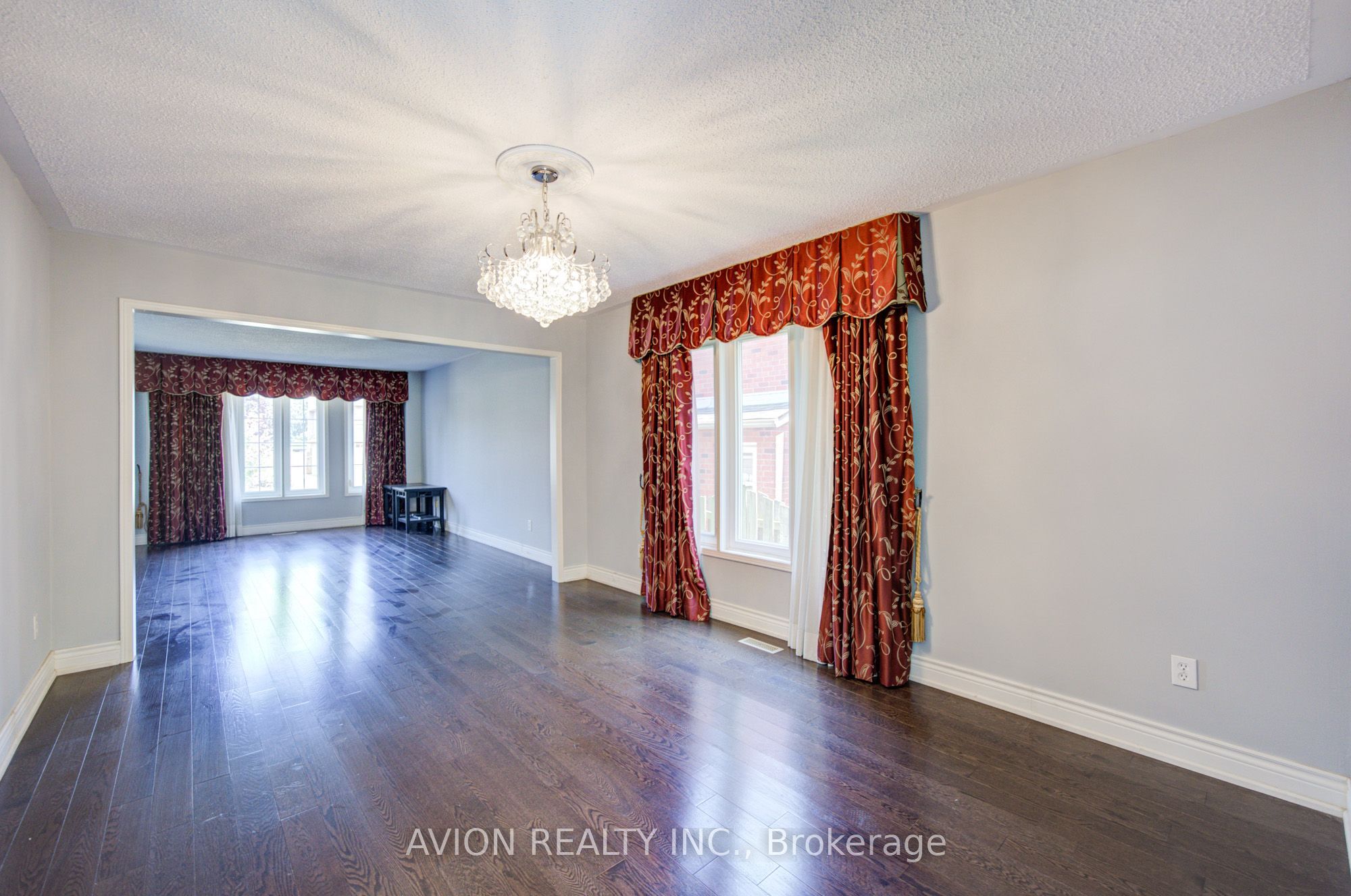 29 Charrington Crescent Property Photo 8