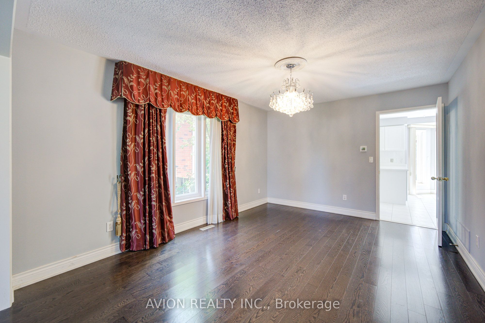 29 Charrington Crescent Property Photo 9