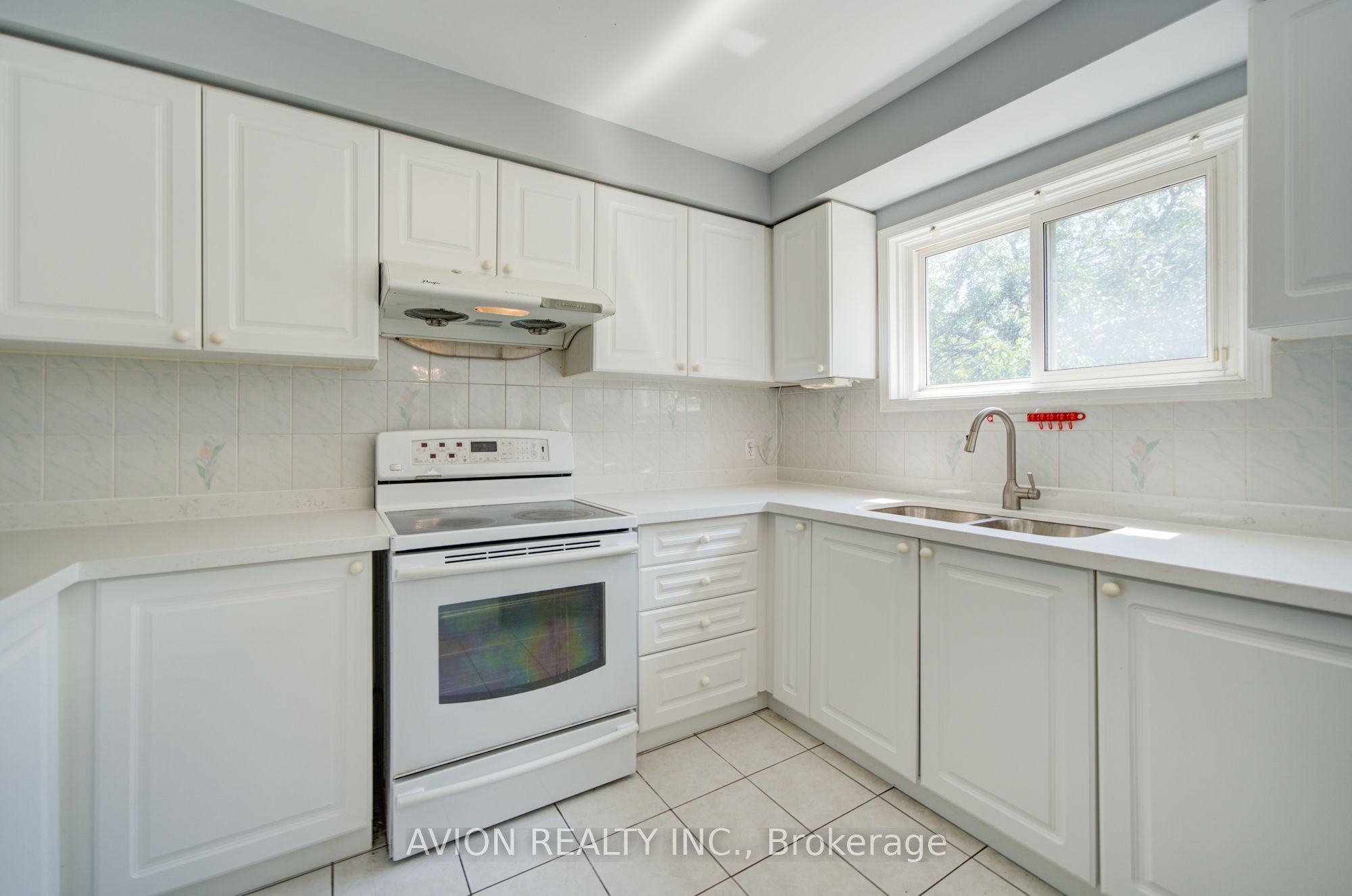 29 Charrington Crescent Property Photo 14