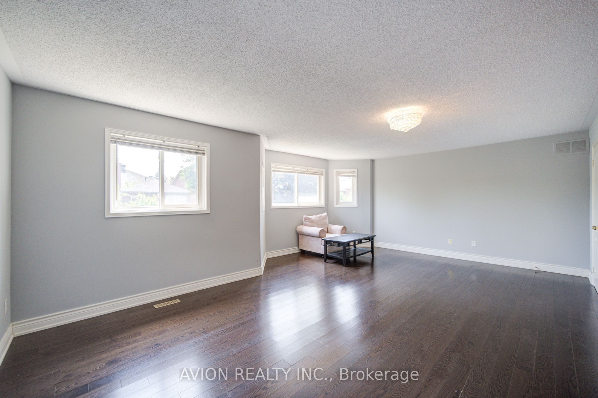 29 Charrington Crescent Property Photo 28