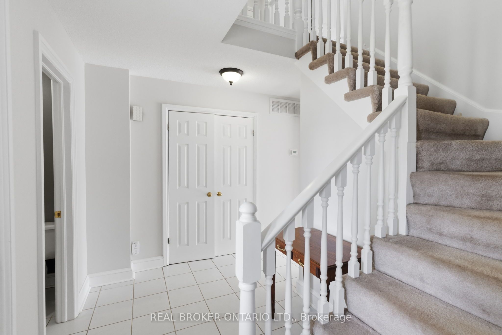 154 Brock Street E Property Photo 17