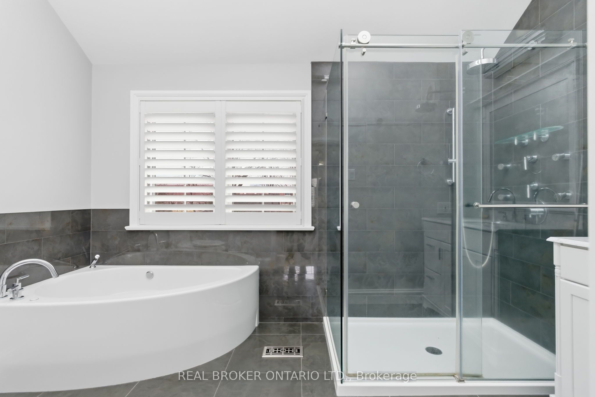 154 Brock Street E Property Photo 21