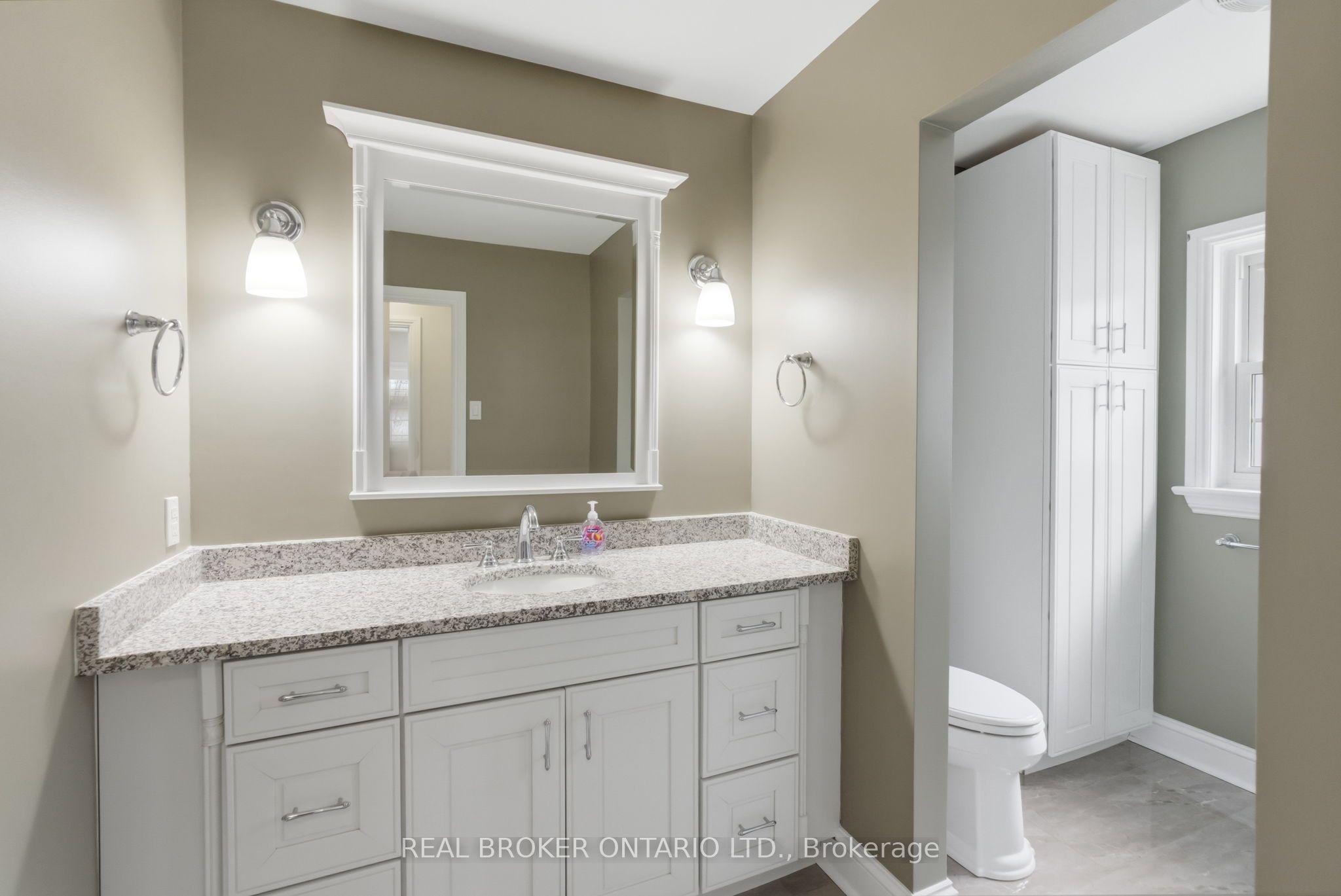 154 Brock Street E Property Photo 29