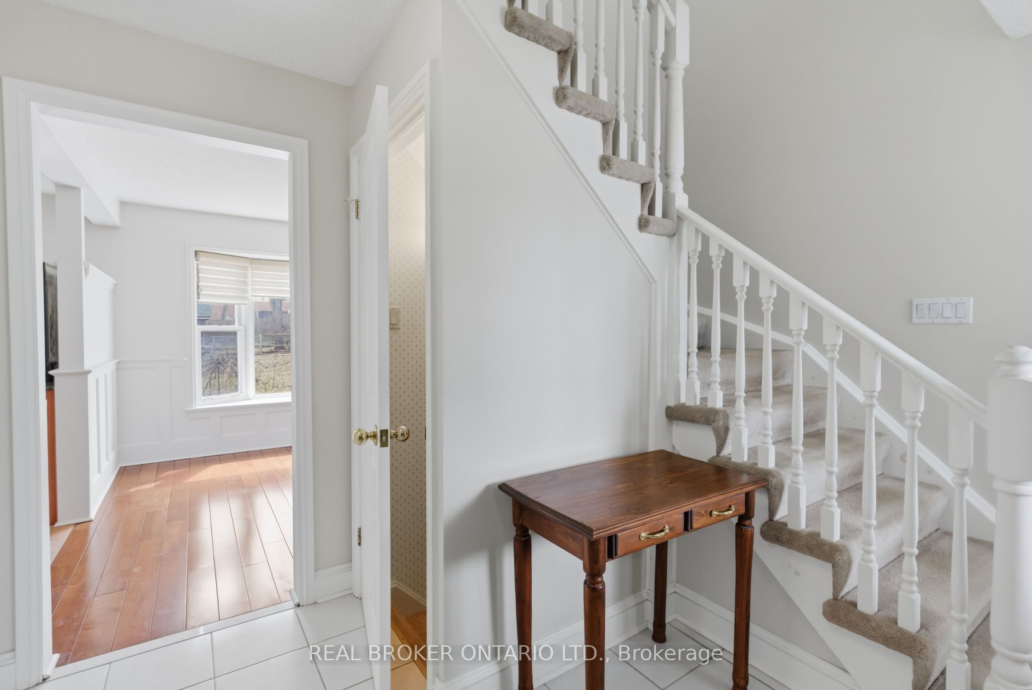 154 Brock Street E Property Photo 35