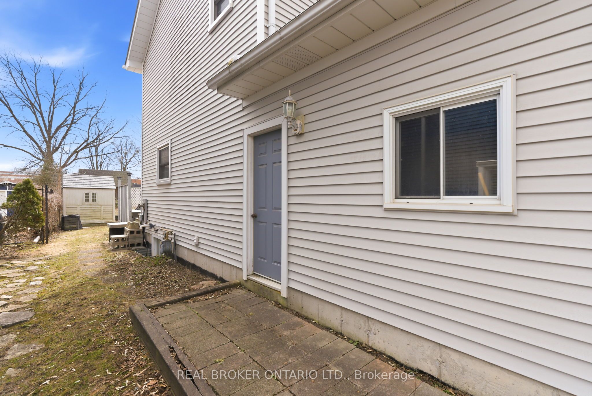 154 Brock Street E Property Photo 49