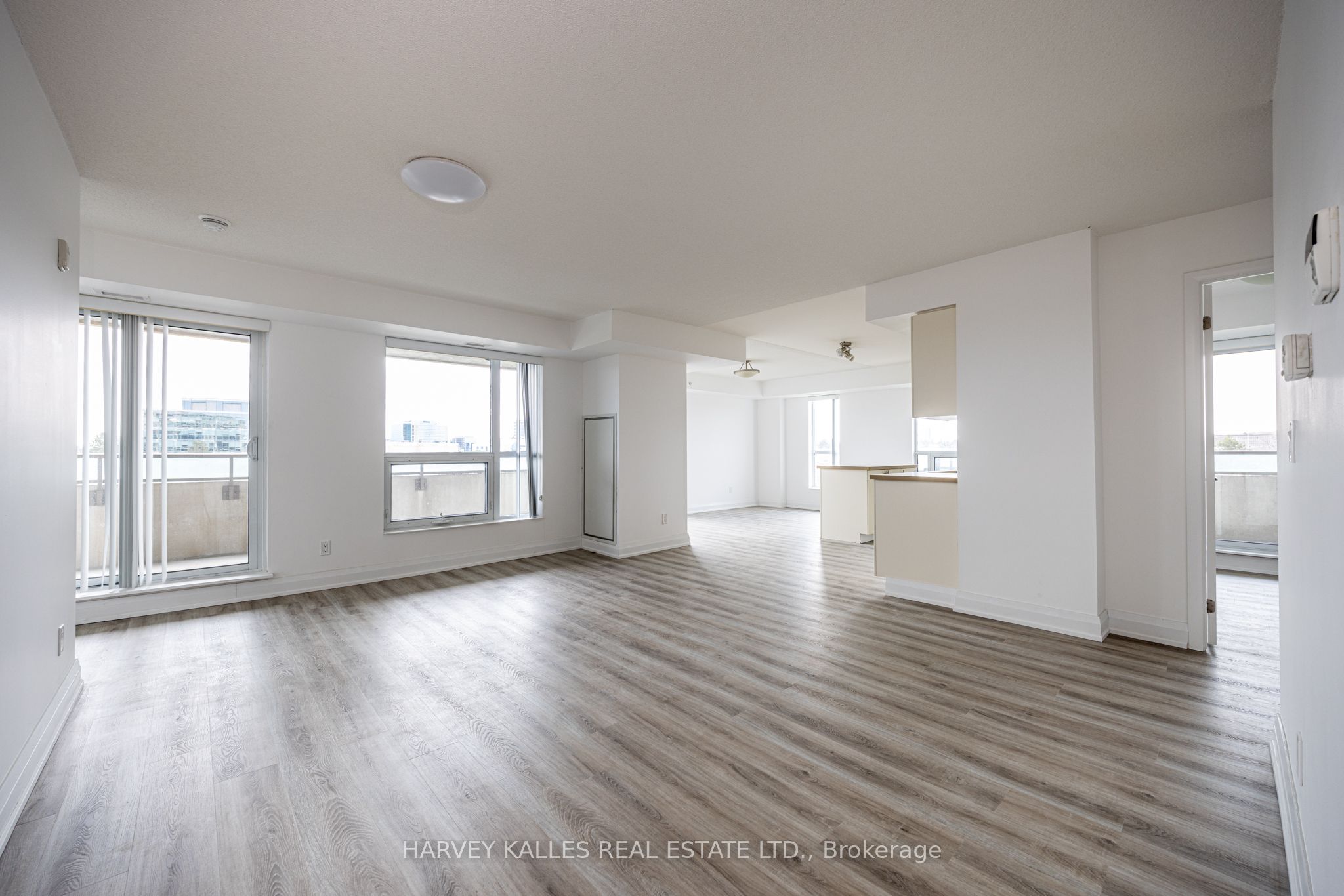 75 Norman Bethune Avenue 317 Property Photo 4