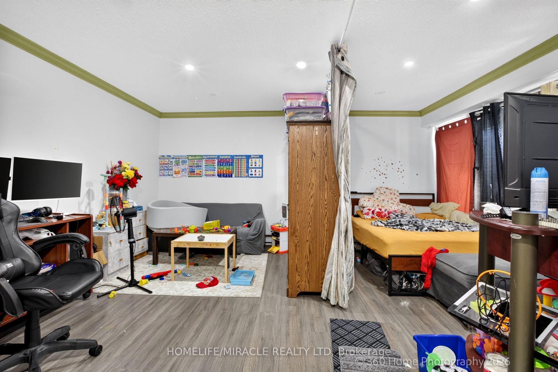 74 Springfair Avenue 165 Property Photo 17