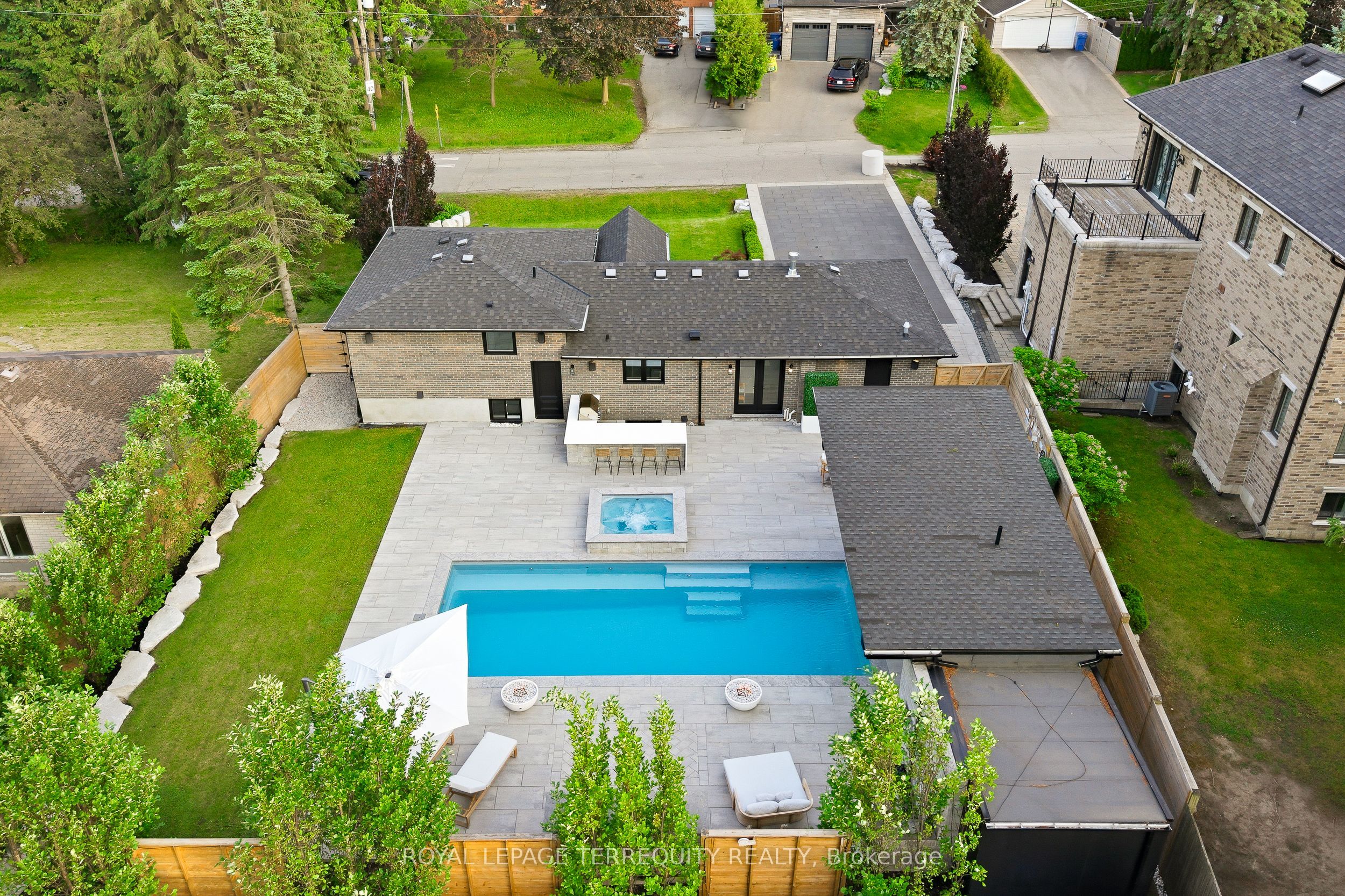 196 Dew Street Property Photo 45