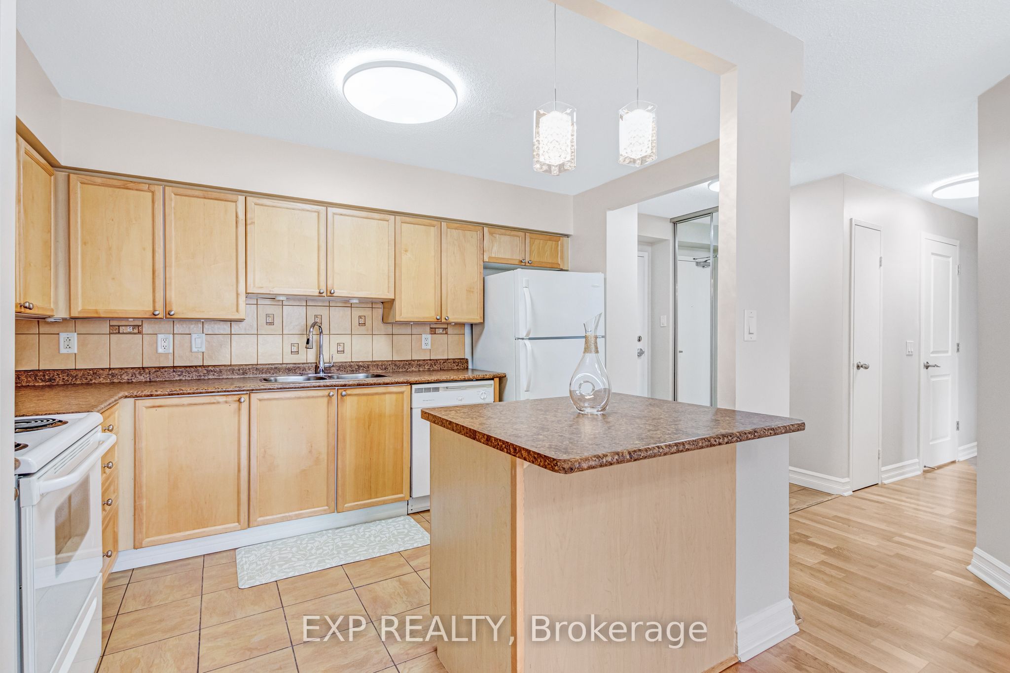 260 Davis Drive 1014 Property Photo 6