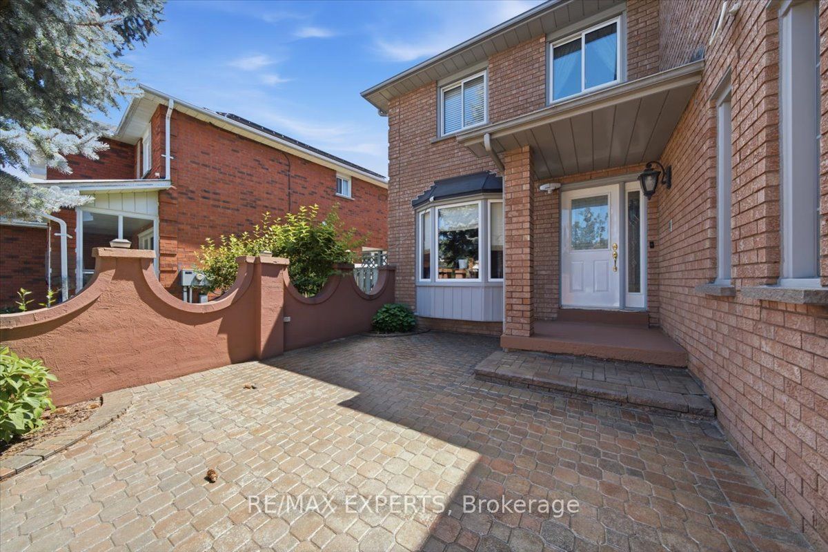 5 Jordana Drive Property Photo 3