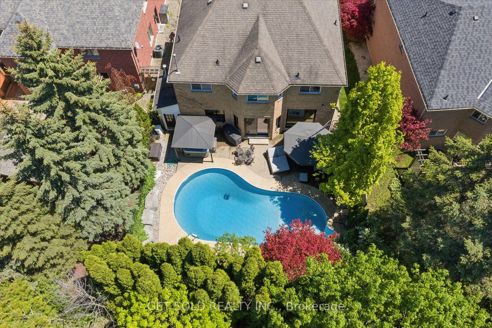 64 Spence Drive Property Photo 1