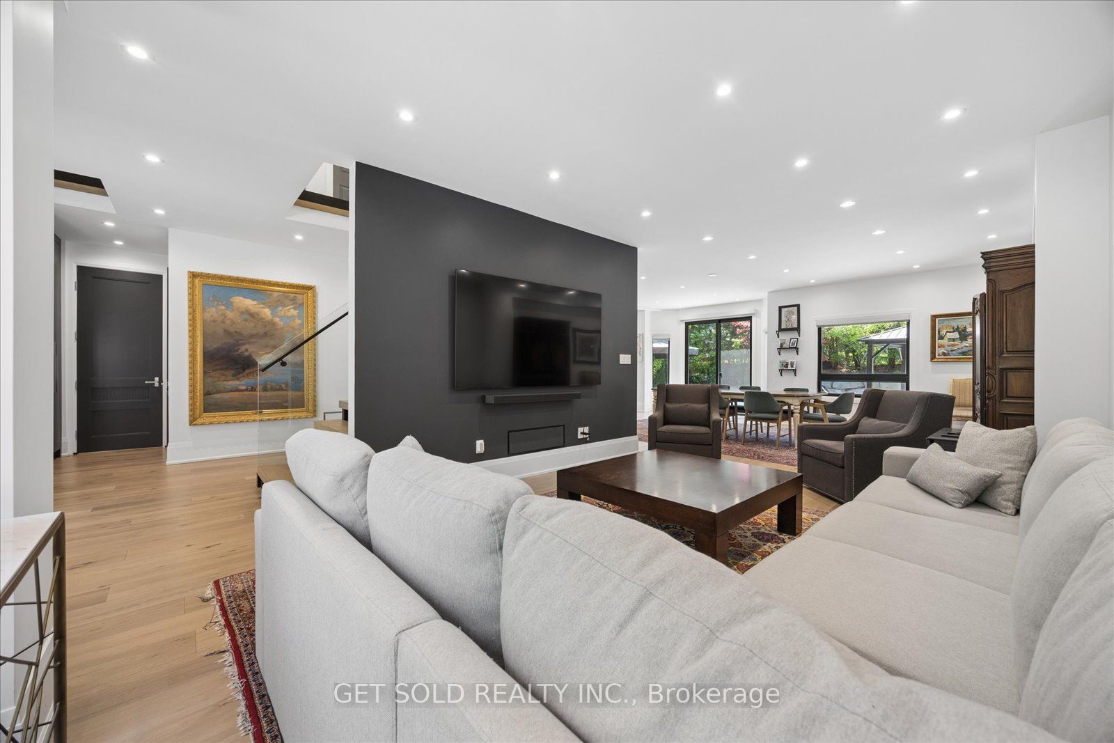 64 Spence Drive Property Photo 8