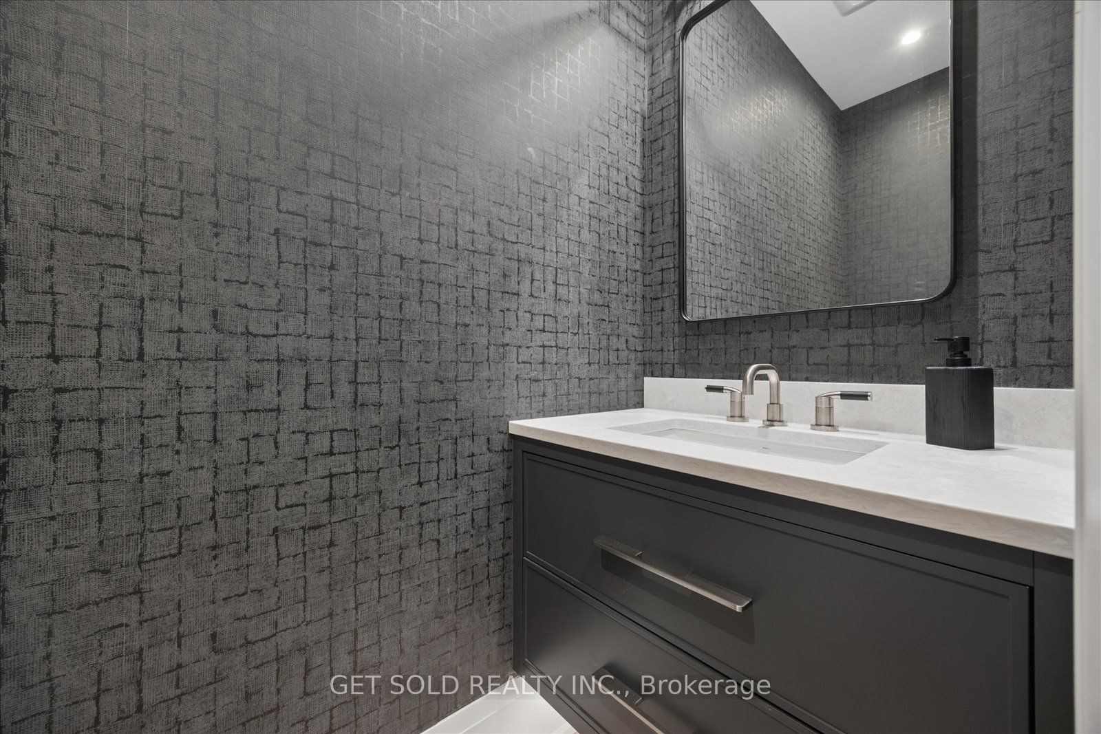 64 Spence Drive Property Photo 17