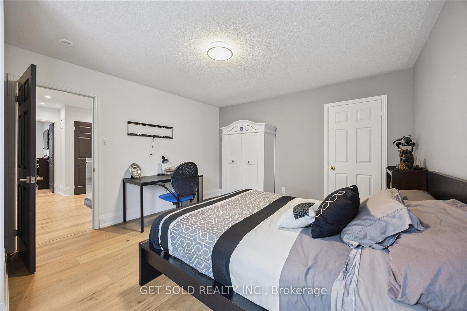 64 Spence Drive Property Photo 31