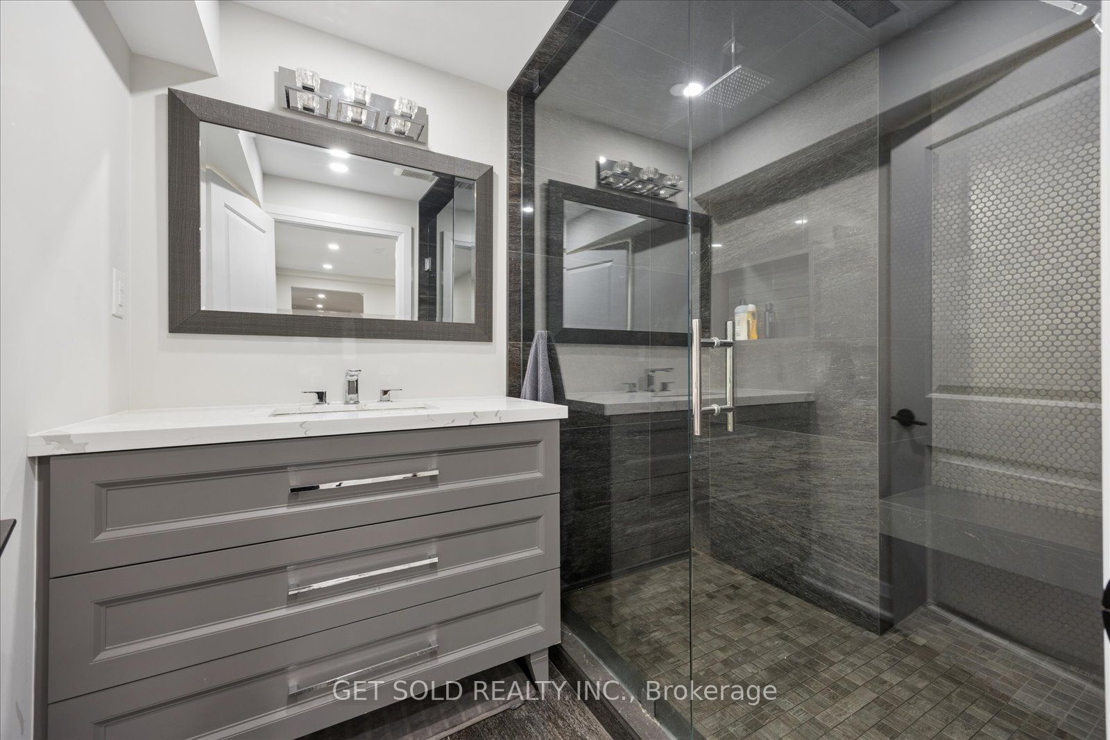 64 Spence Drive Property Photo 38