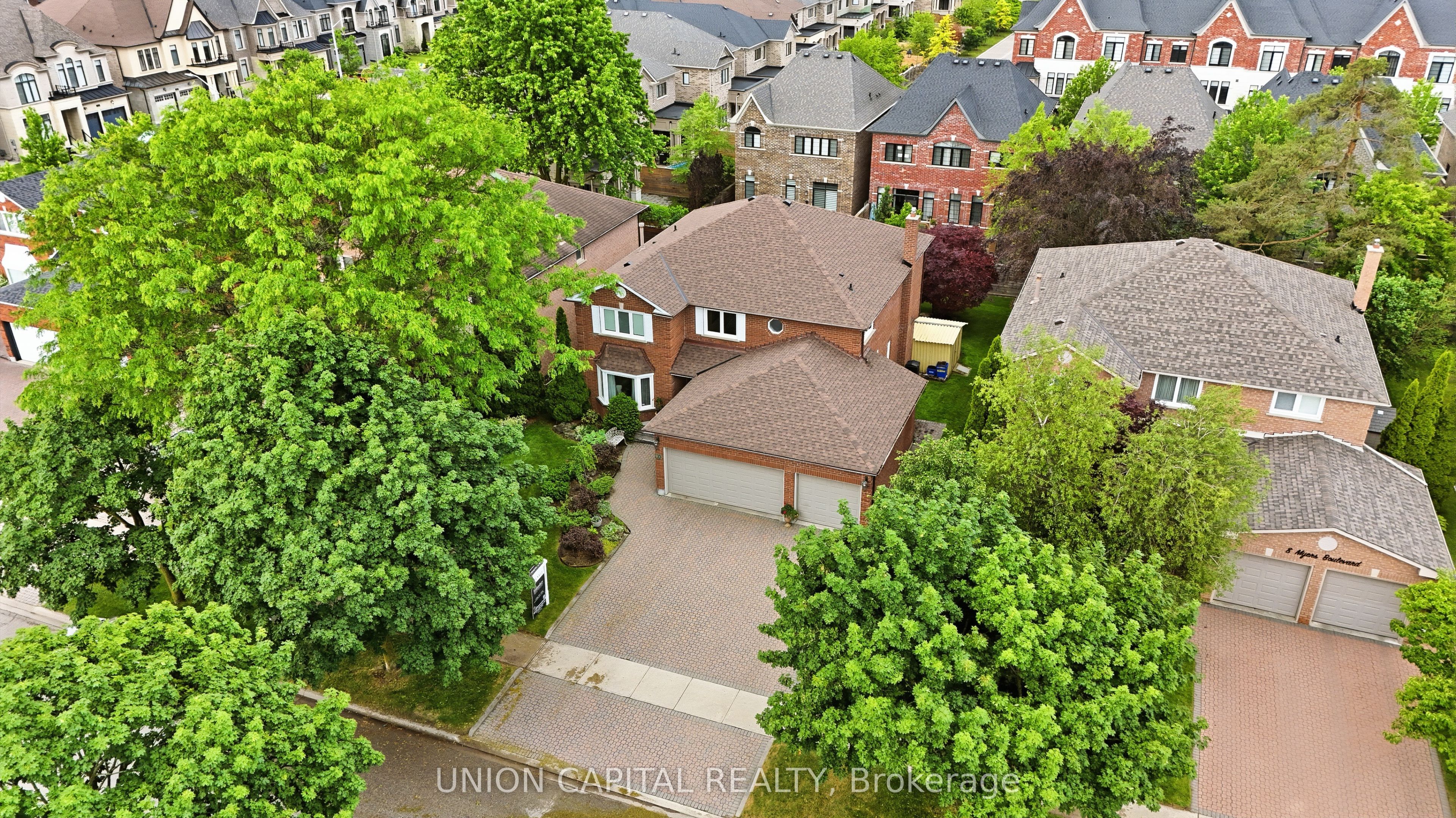 10 Myers Boulevard Property Photo 2